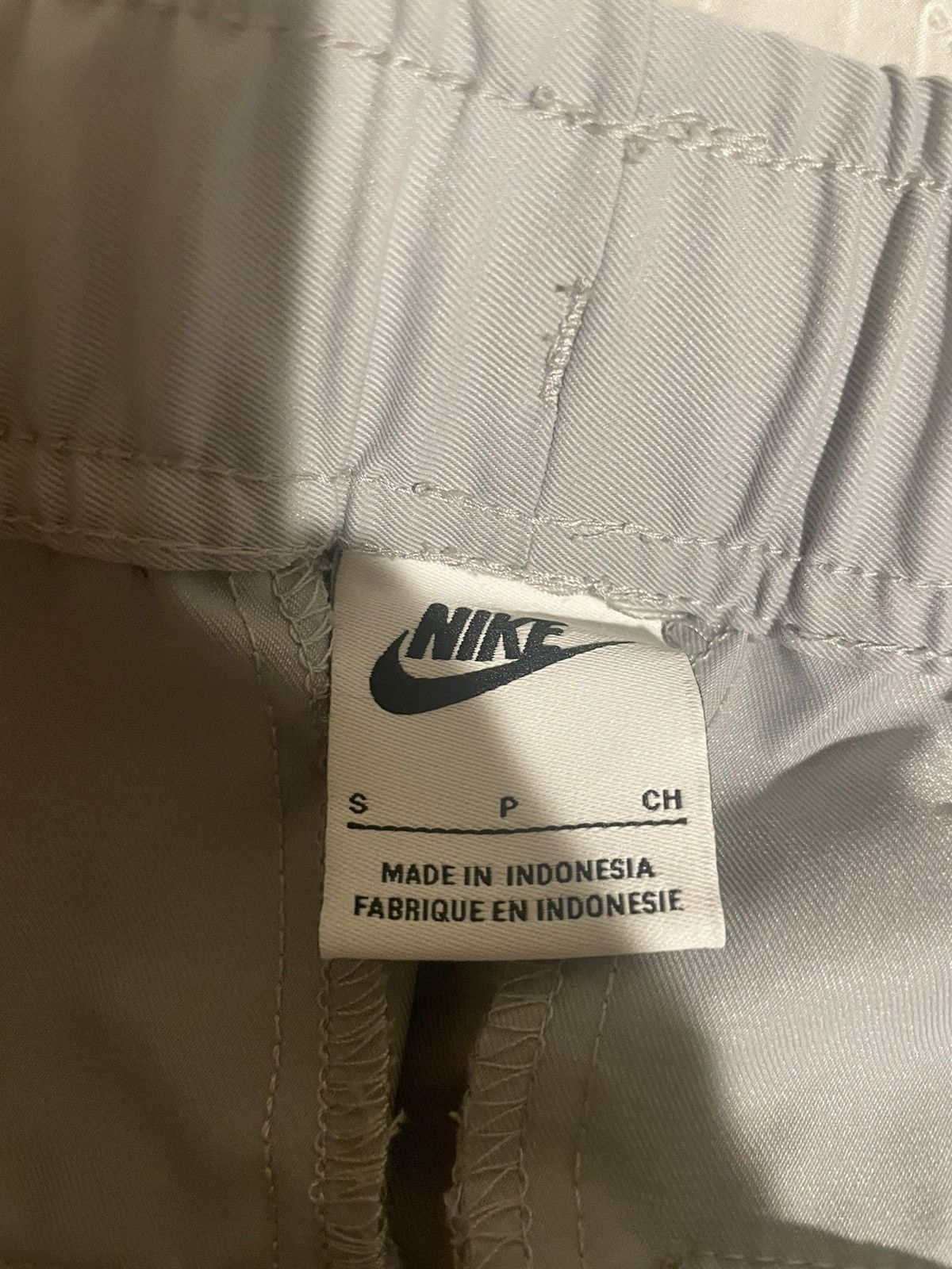 Nike Nike grey joggers loose fit Size US 32 / EU 48 - 4 Thumbnail