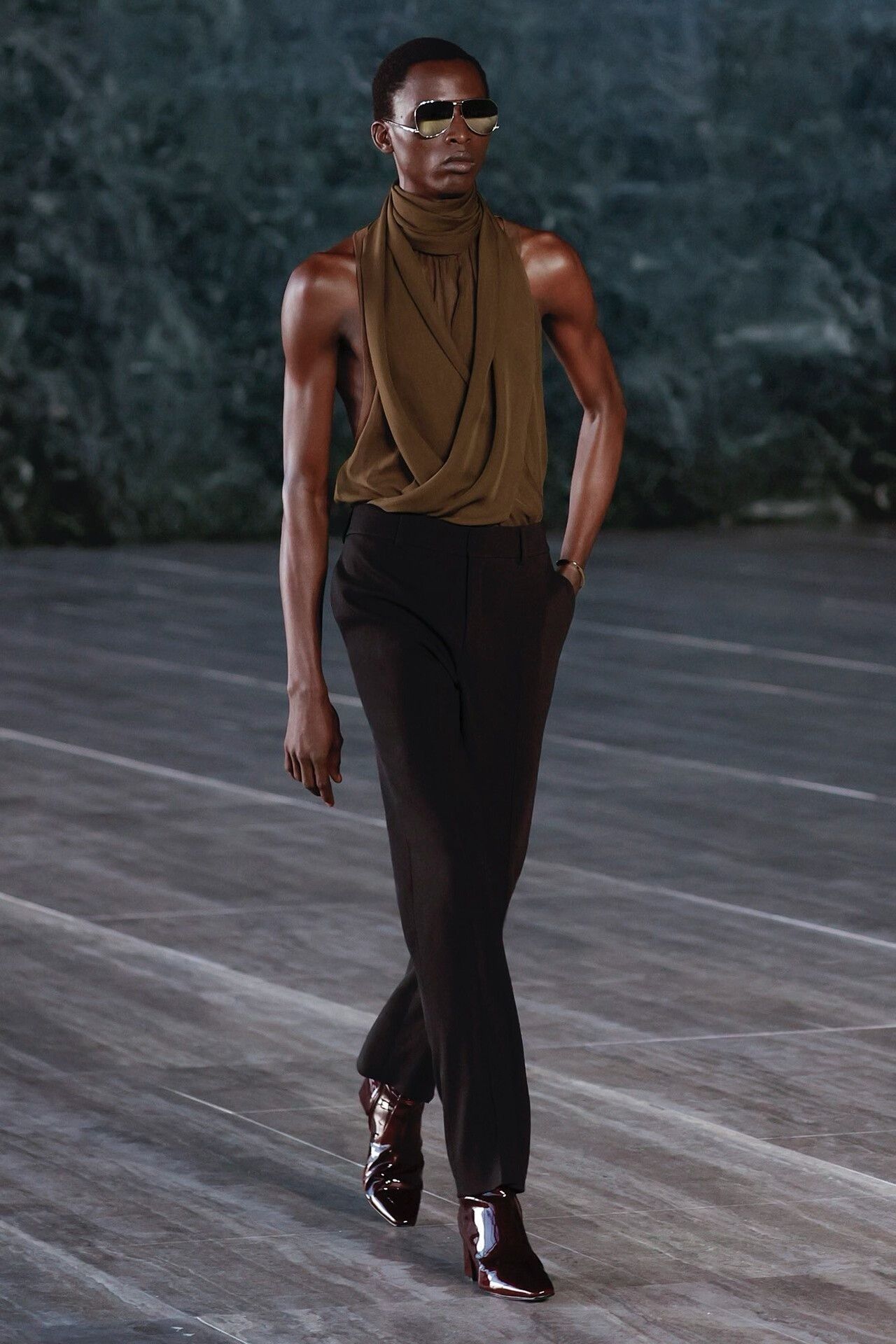 Yves Saint Laurent YSL Olive Green Silk Sleeveless Top Size US L / EU 52-54 / 3 - 1 Thumbnail