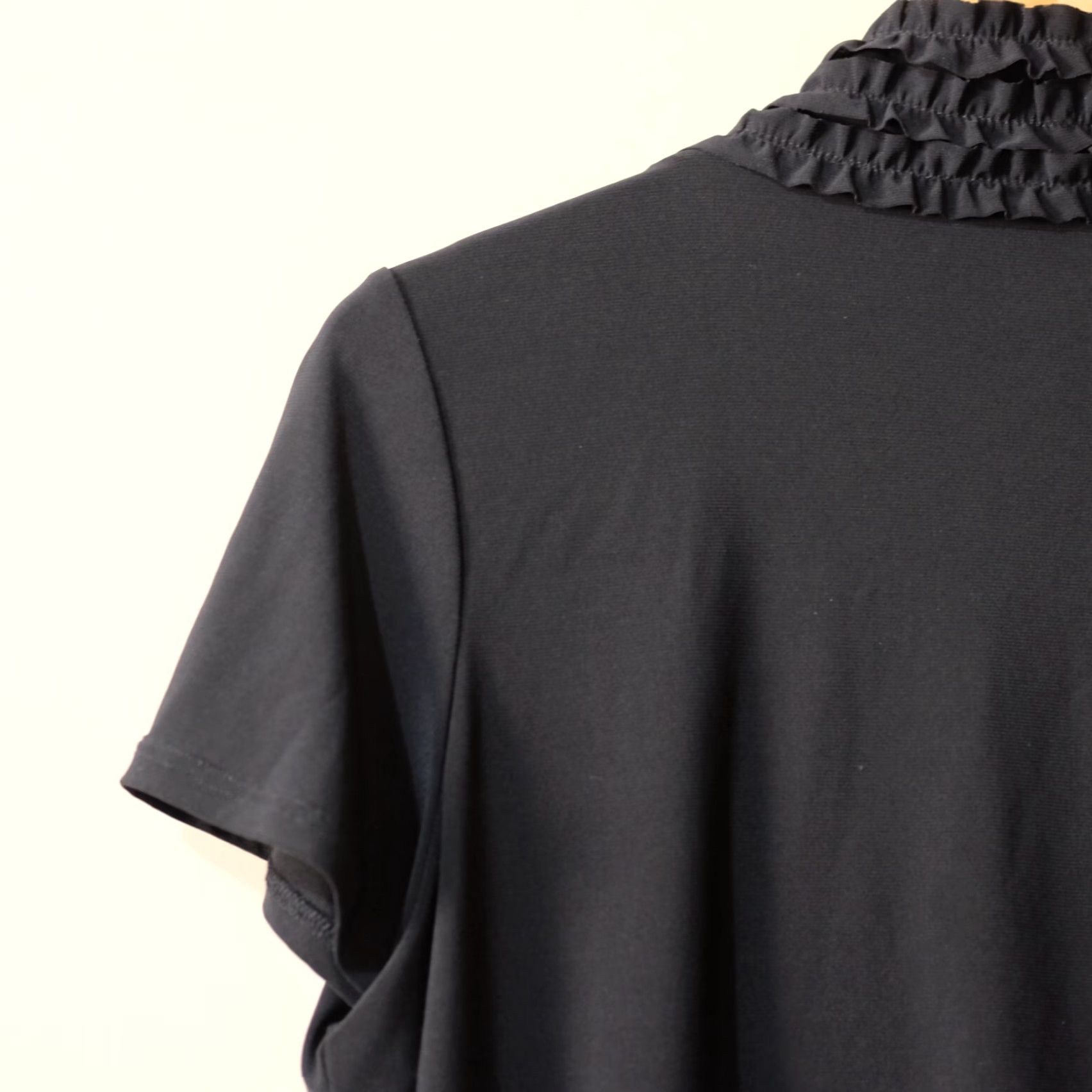 Vintage Nic & Dom Women’s 1X Ruffle Front Tie Crop Shrug Cardigan Lightweight Shirt Short Sleeve Black Polyester Spandex Casual Size XL / US 12-14 / IT 48-50 - 6 Thumbnail