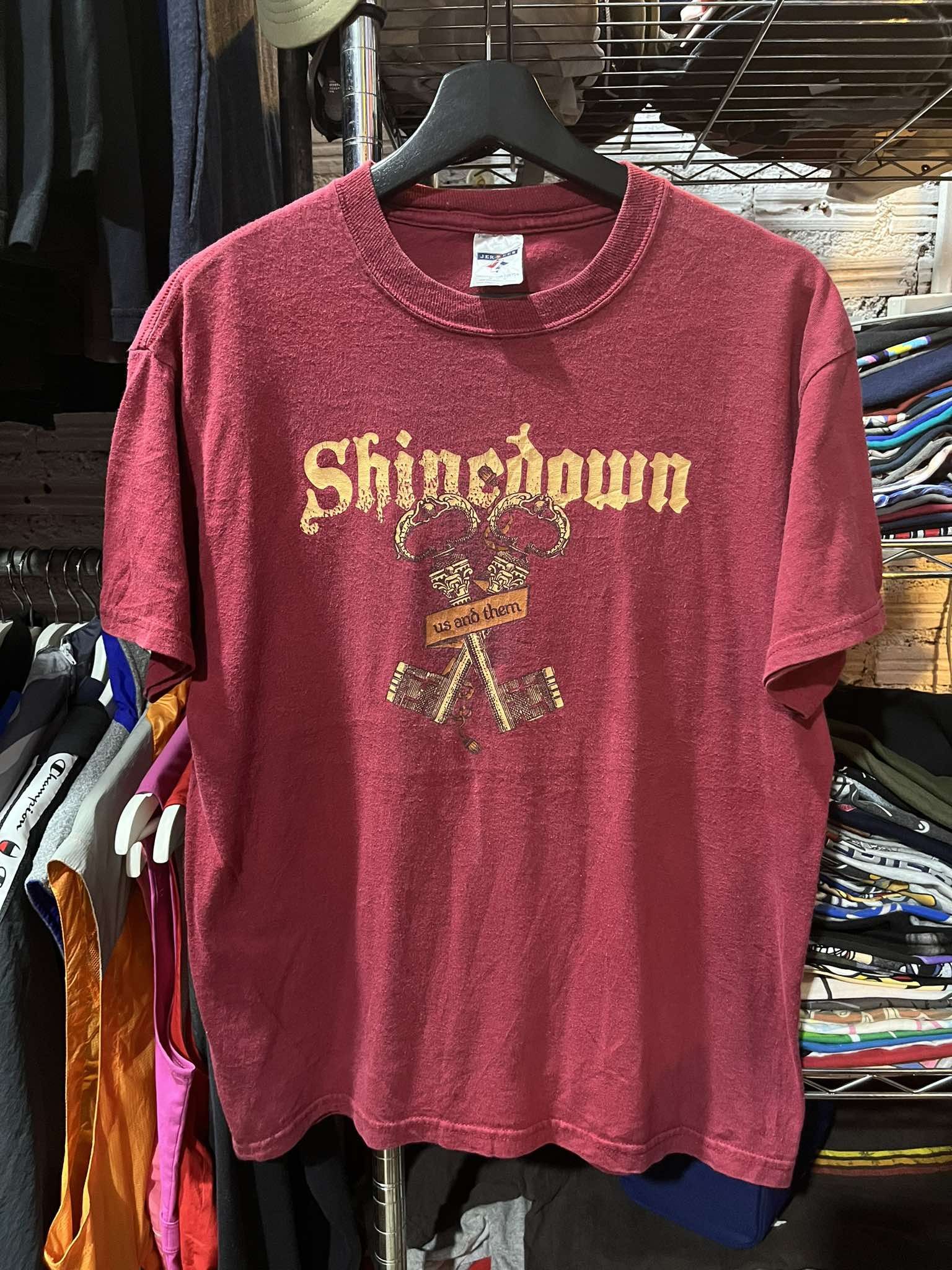 Band Tees Shinedown Us and Them Alternative Metal Band Tee 00s Size US M / EU 48-50 / 2 - 1 Thumbnail