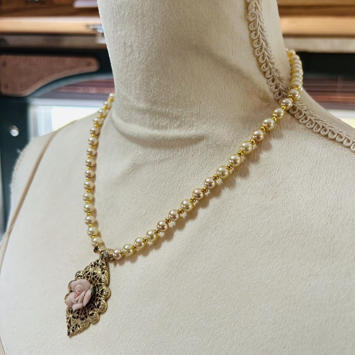 Handmade Handcrafted vintage repurpose Victorian porcelain necklace Size ONE SIZE - 3 Thumbnail