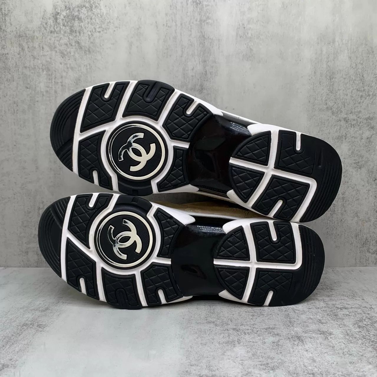 Chanel Chanel AOP Sneakers 39.5 95 New Size US 9 / IT 39 - 7 Thumbnail