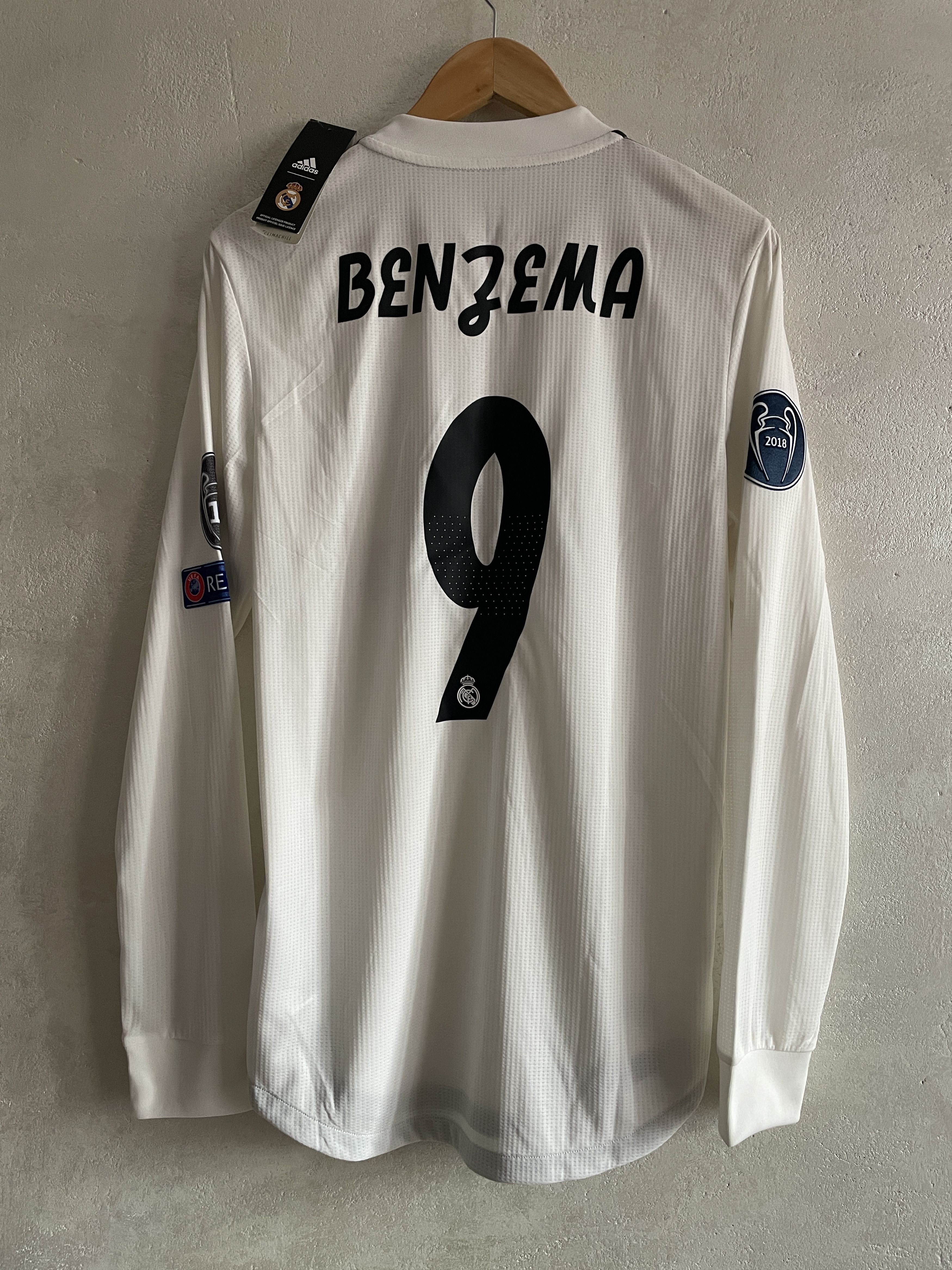 Adidas AUTHENTIC Real Madrid Home Kit 2018 2019 Soccer Jersey Size US M / EU 48-50 / 2 - 1 Thumbnail