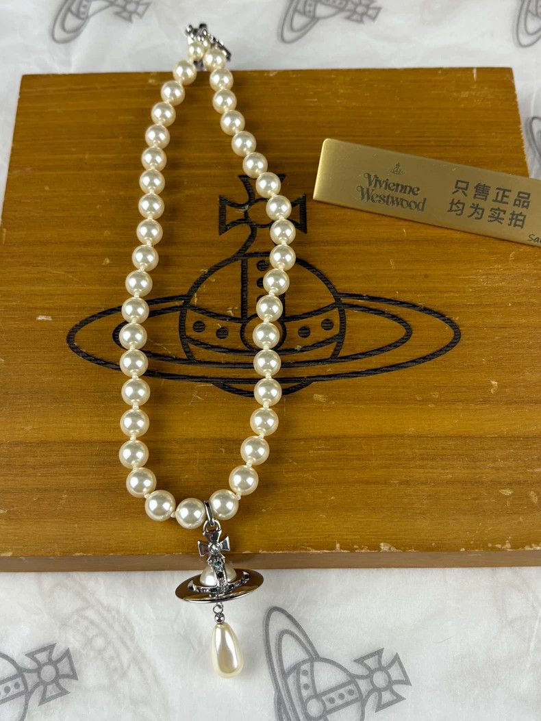 Vivienne Westwood Vivienne Westwood Flying saucer pearl necklace Size ONE SIZE - 7 Thumbnail