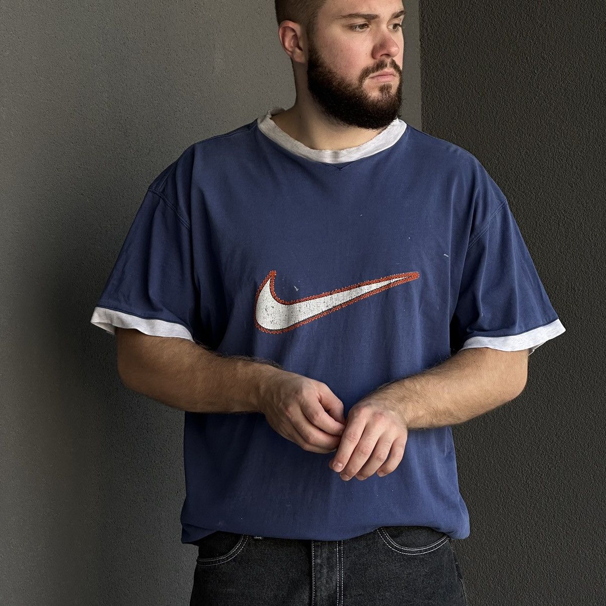 Nike × Vintage Vintage Nike T-shirts Centre Swoosh Ugly Fashion Y2K 00s Size US XXL / EU 58 / 5 - 1 Thumbnail
