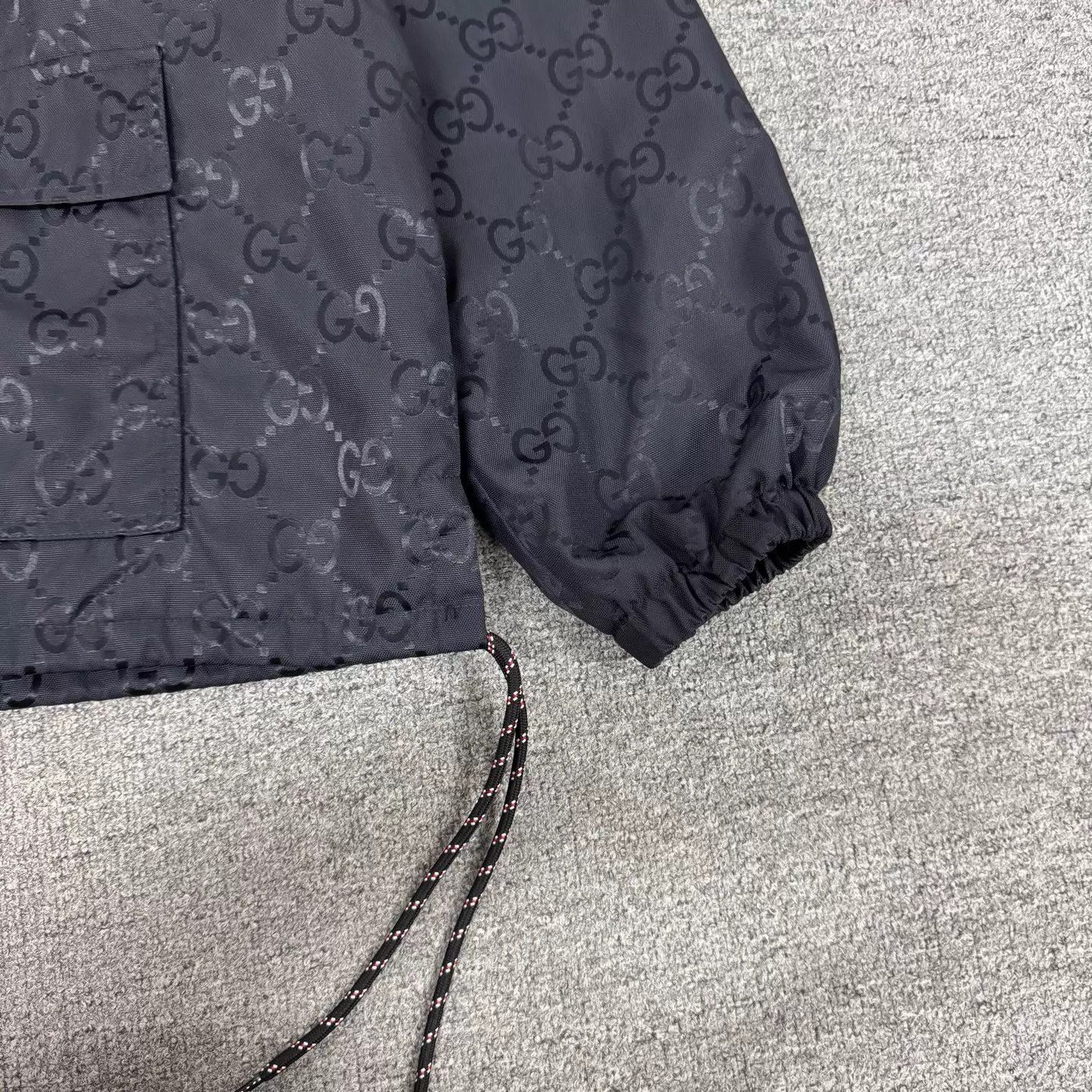 Gucci Gucci black GG hooded half-zip jkt 54 99new Size US L / EU 52-54 / 3 - 4 Thumbnail