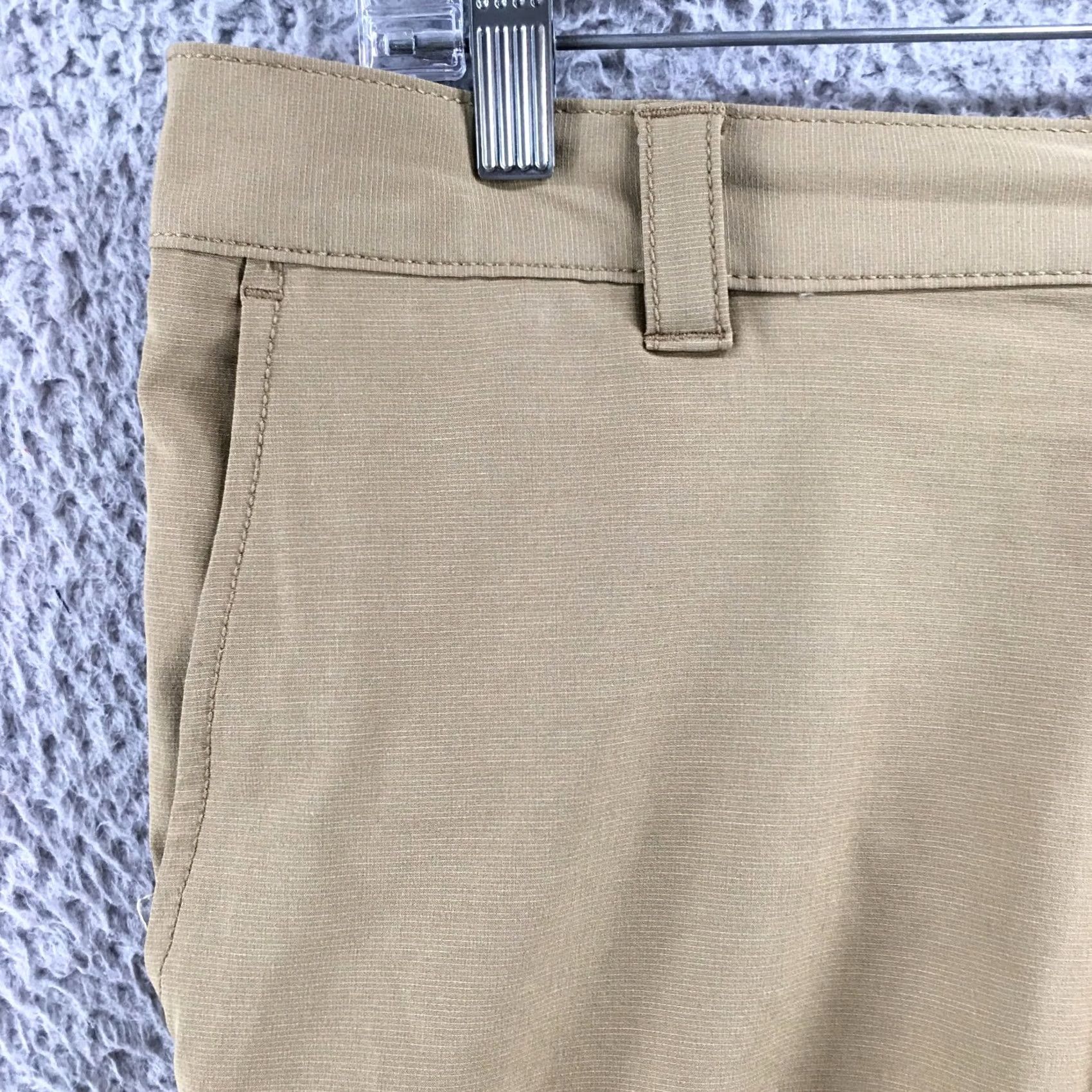 Banana Republic Banana Republic Chino Shorts Mens Beige 38 High Rise Flat Front Shorts Mens Regular Baggy? Size US 38 / EU 54 - 4 Thumbnail