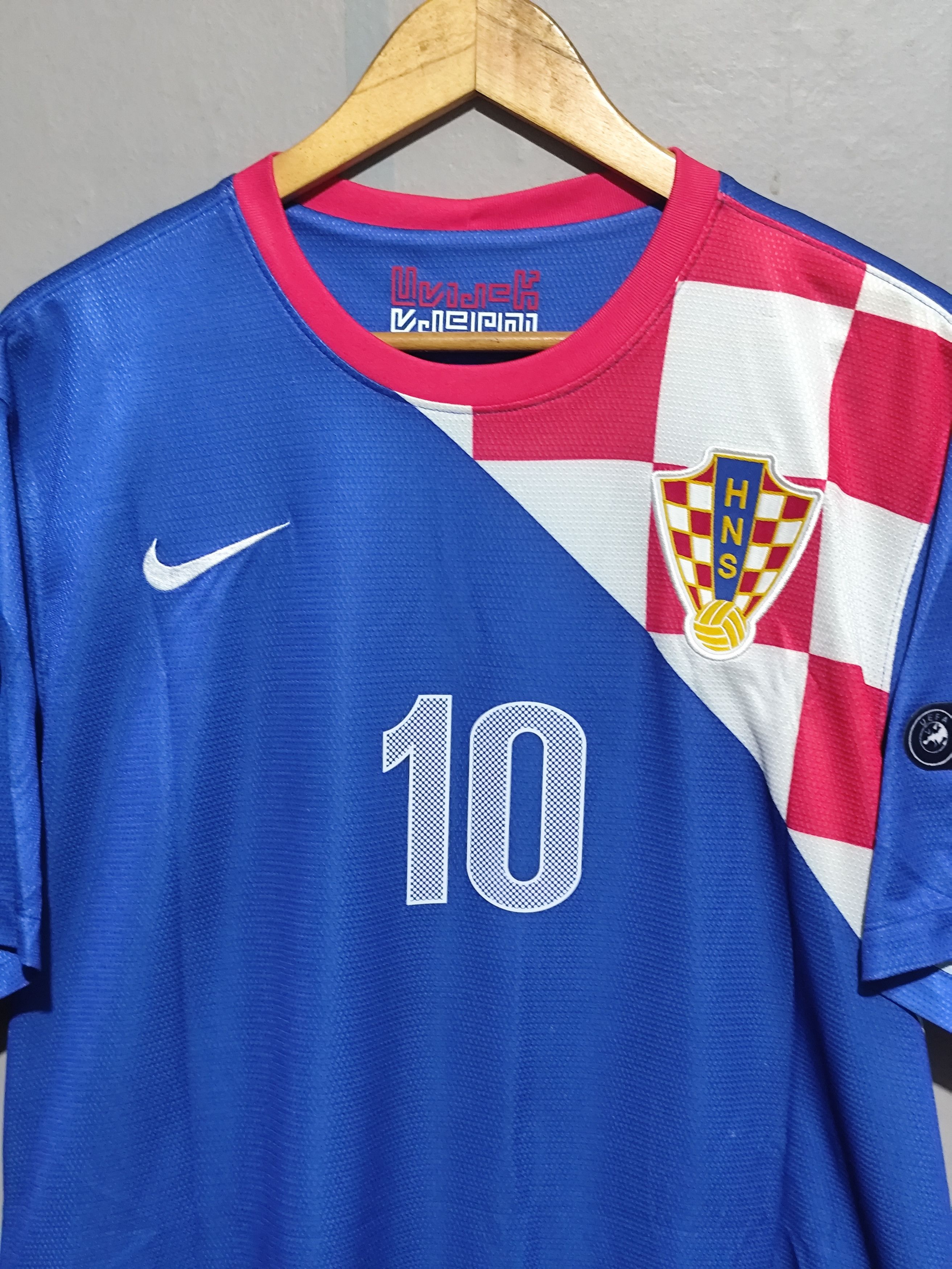 Nike Nike x Croatia 2012 Modric #10 Away Jersey Size US S / EU 44-46 / 1 - 2 Thumbnail