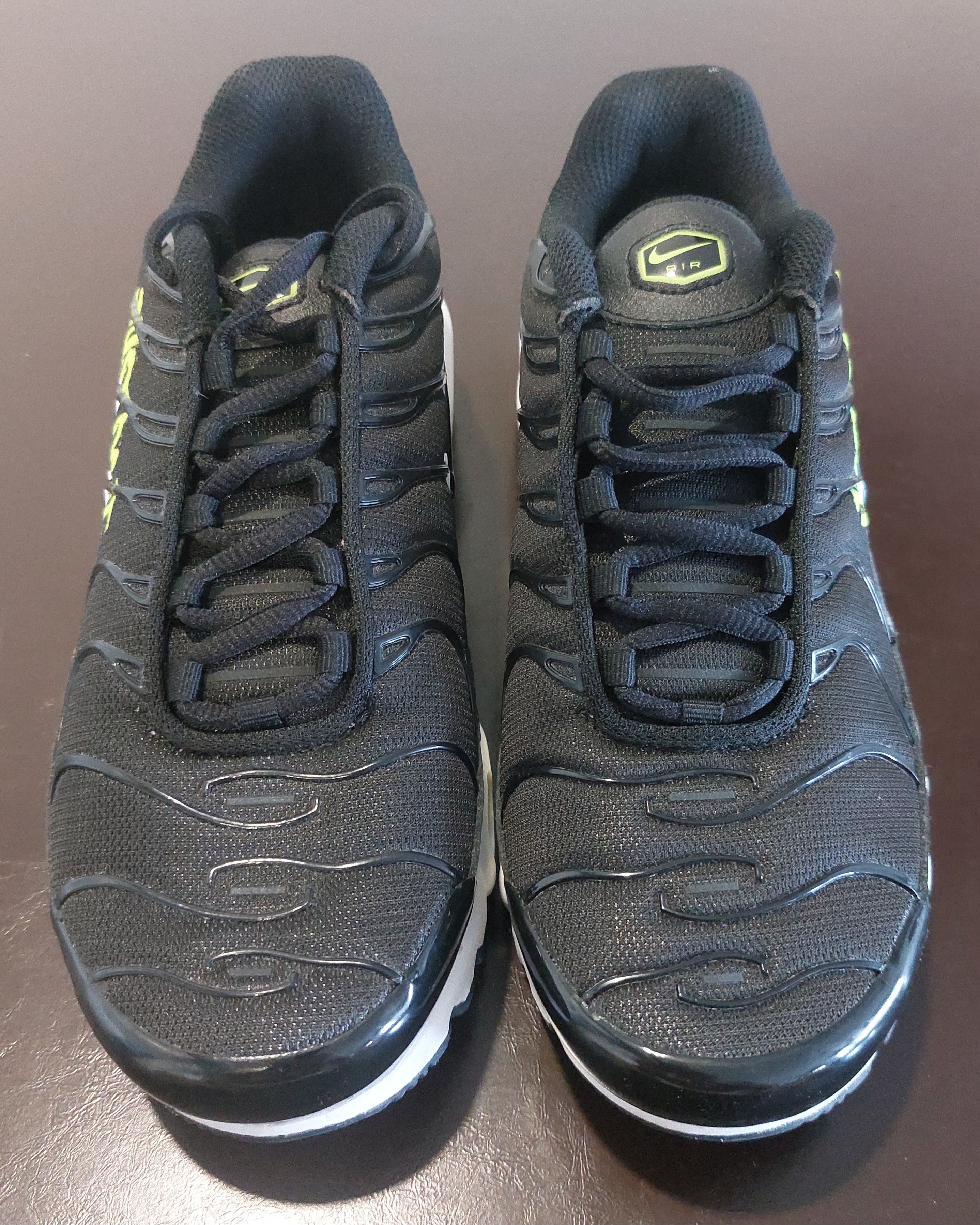 Nike Nike Air Max Plus Black Volt Just Do It Size US 6 / EU 39 - 2 Thumbnail