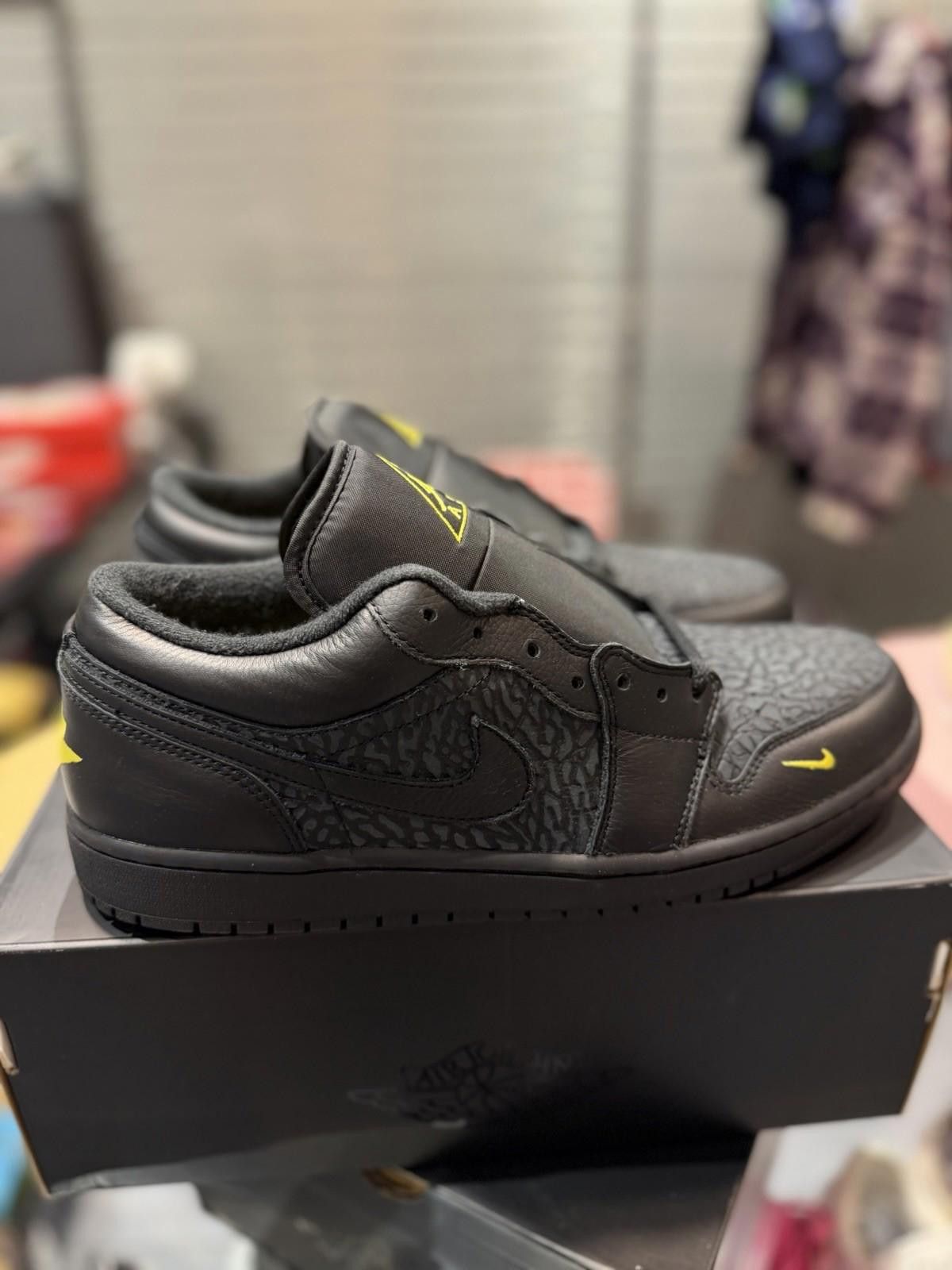 Jordan Brand Nike Air Jordan 1 Low SE "Black/Anthracite/Tour Yellow" 13 Size US 13 / EU 46 - 2 Thumbnail
