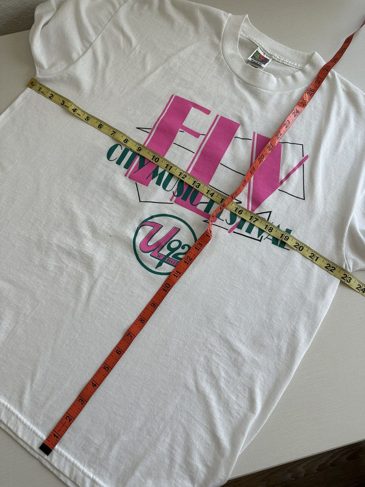 Band Tees × Rap Tees × Vintage Vintage 90s WROU 92.1 Radio Tee Crazy Line up on the back Size US XL / EU 56 / 4 - 7 Thumbnail