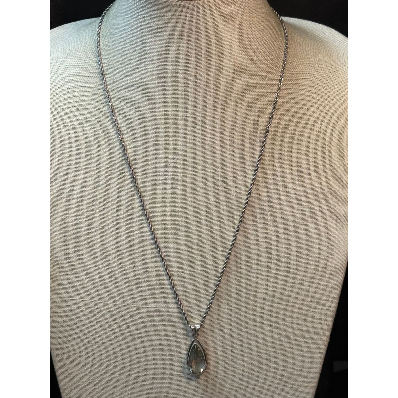 Other Vintage Silver Tone Teardrop Crystal Pendant Necklace 24" Size ONE SIZE - 4 Thumbnail