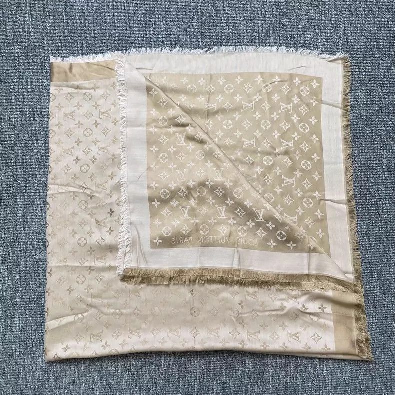 Louis Vuitton Louis Vuitton Full logo khaki scarf Size ONE SIZE - 1 Thumbnail