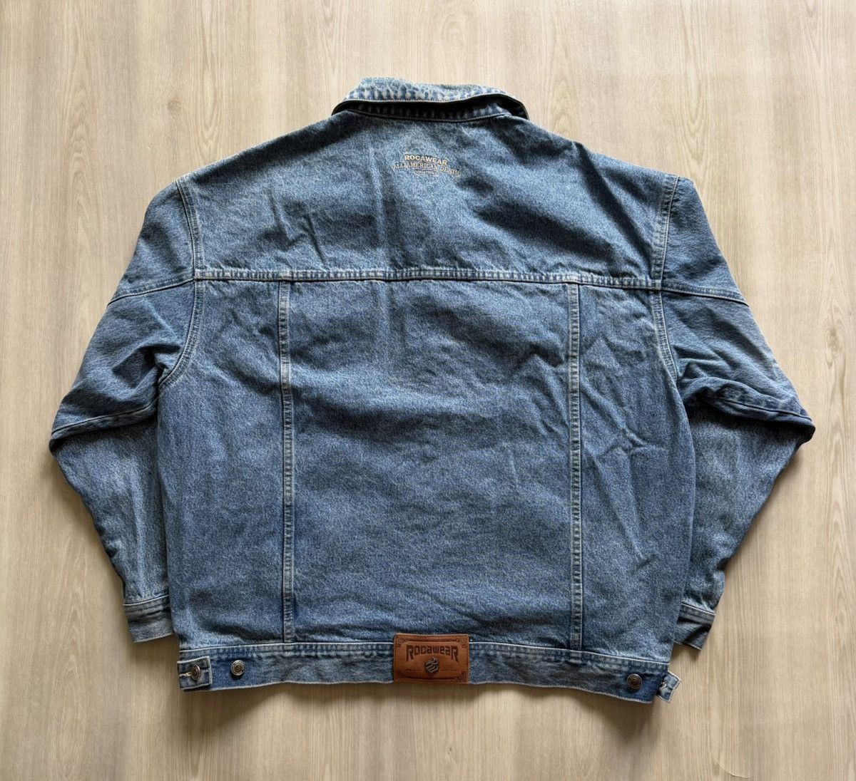Rocawear Vintage Rocawear Blue Denim Truckers Jean Jacket Sz XL 100% Size US XL / EU 56 / 4 - 4 Thumbnail
