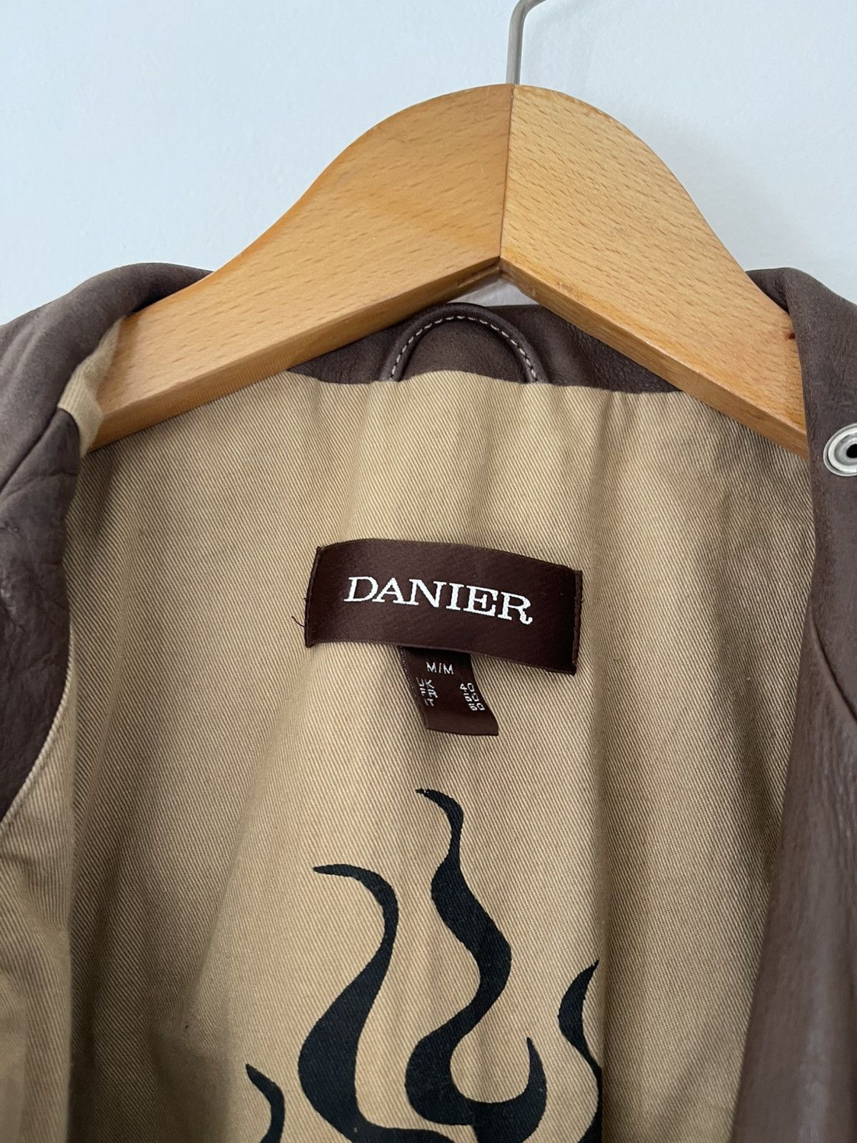 Danier Fits size L 90s danier dragon lined racing leather jacket Size US M / EU 48-50 / 2 - 3 Thumbnail