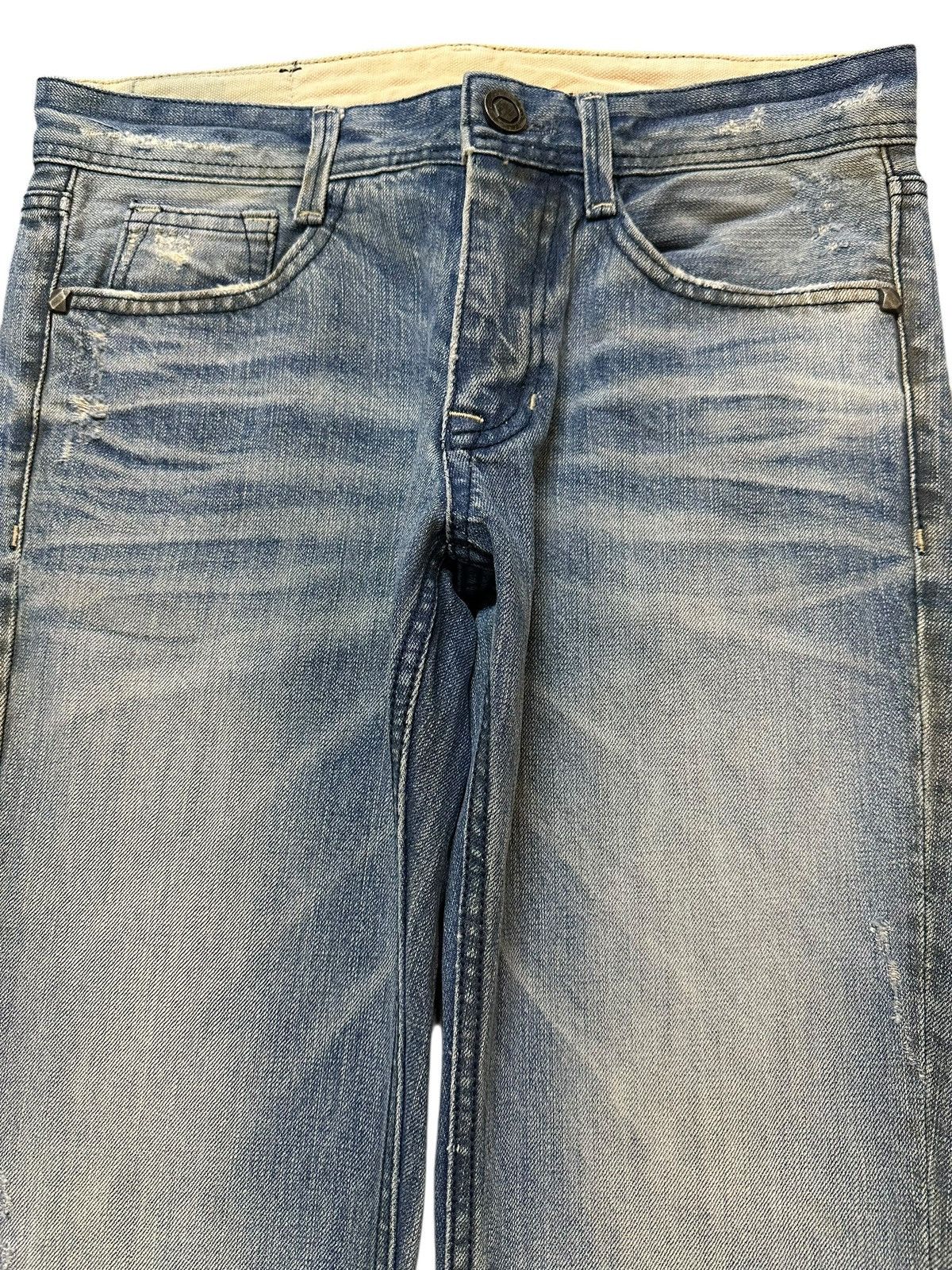 Japanese Brand Vintage Japanese Brand Blue Faded Wash Style Jeans Size US 31 - 3 Thumbnail