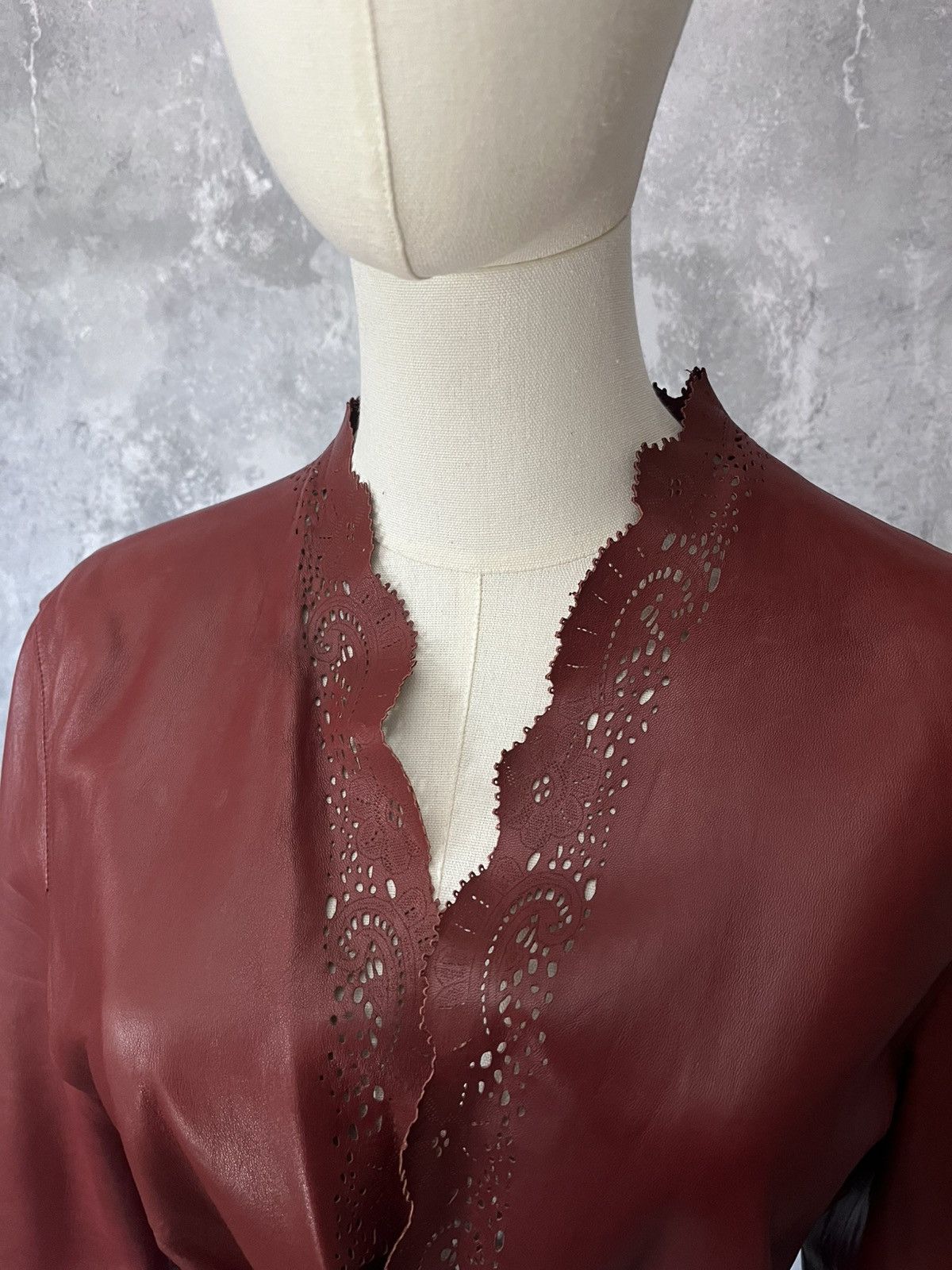 Gucci Gucci by Tom Ford leather jacket Laser cut edging 3/4 sleeve Size L / US 10 / IT 46 - 2 Thumbnail