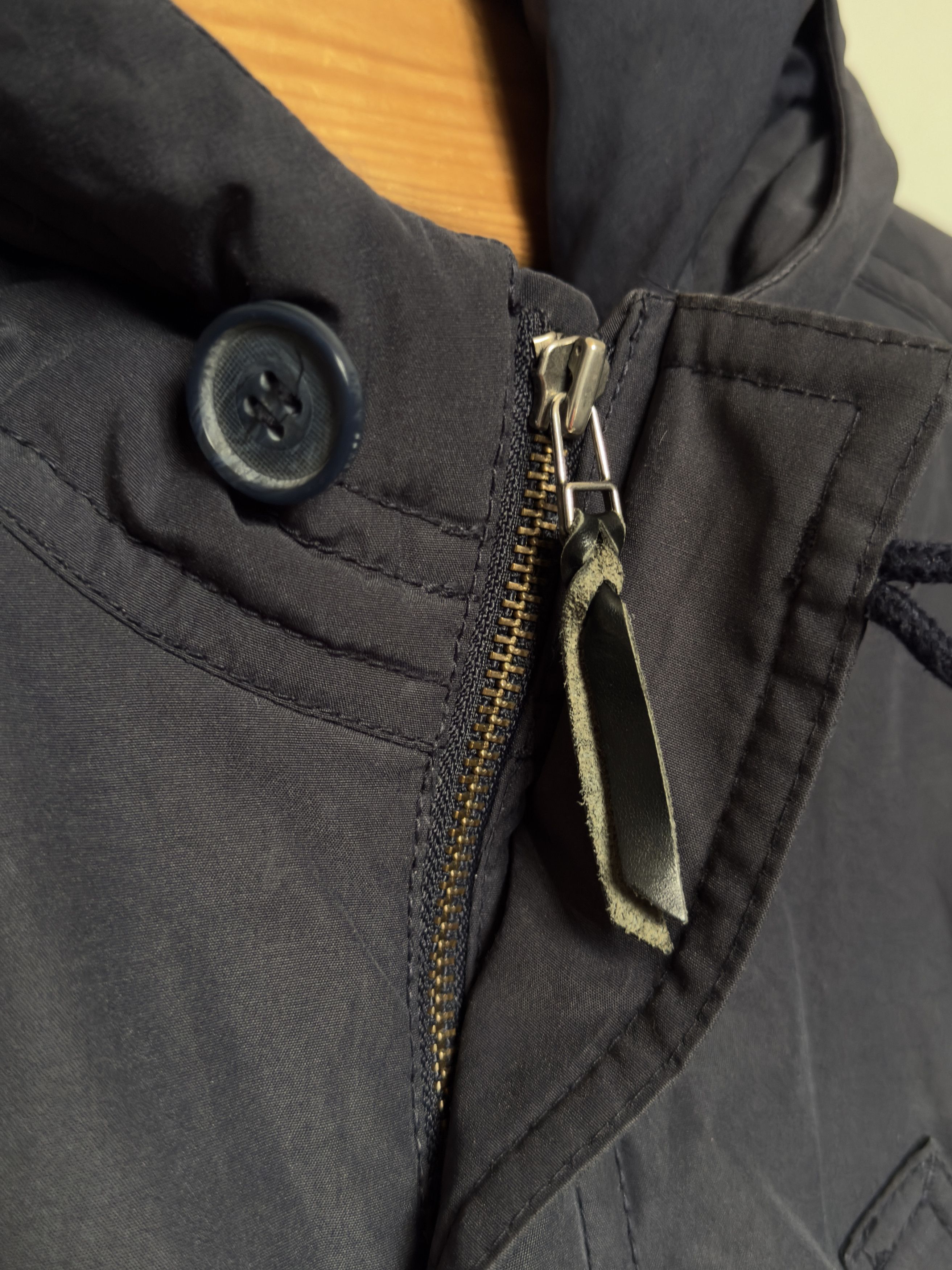Levi's 🔥 hooded bomber puffer jacket Levis size L Size US L / EU 52-54 / 3 - 7 Thumbnail
