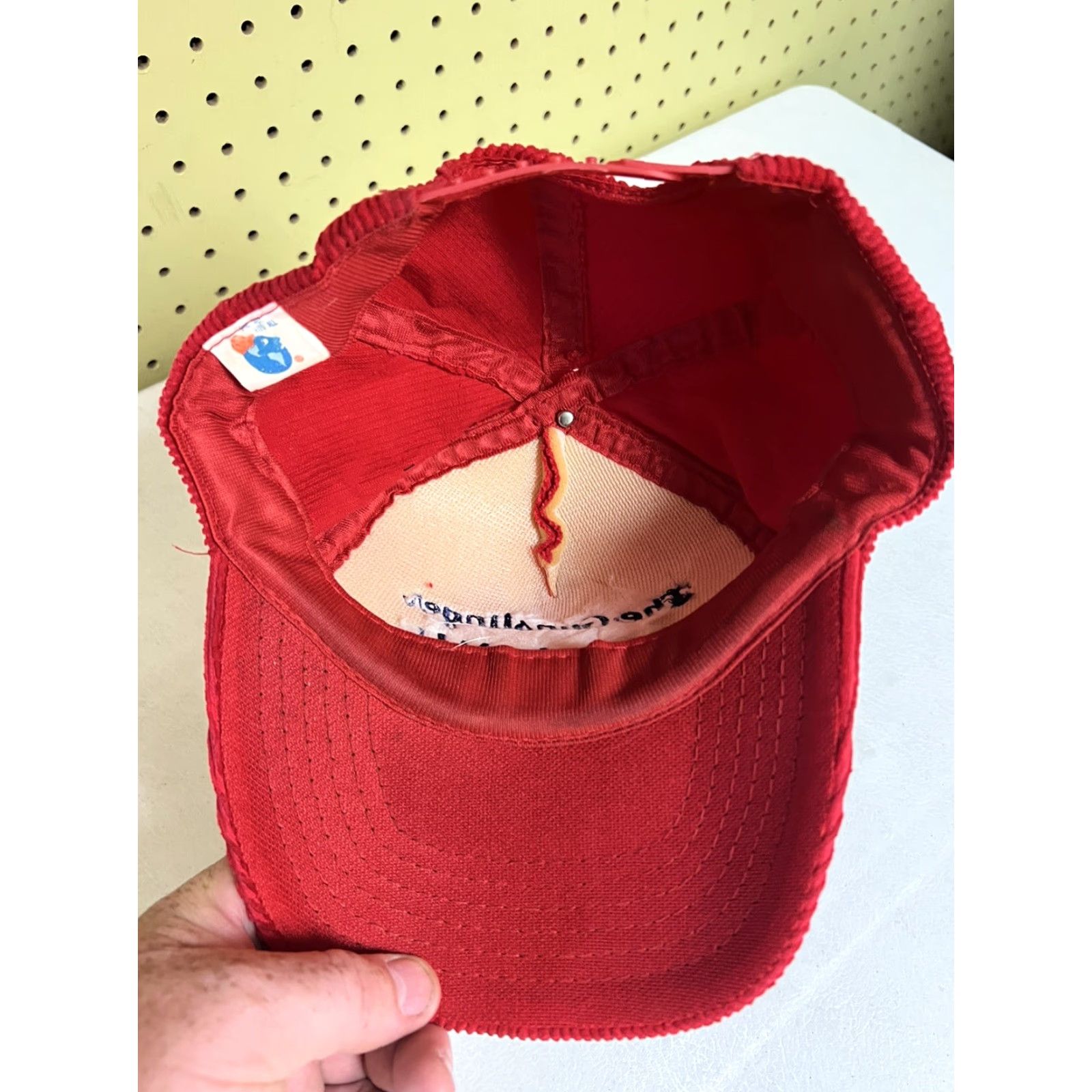 Vintage VINTAGE Corduroy Bar W. Lebanon NH Distressed Small SnapBack Men S Red Snapback Hats Size ONE SIZE - 4 Thumbnail