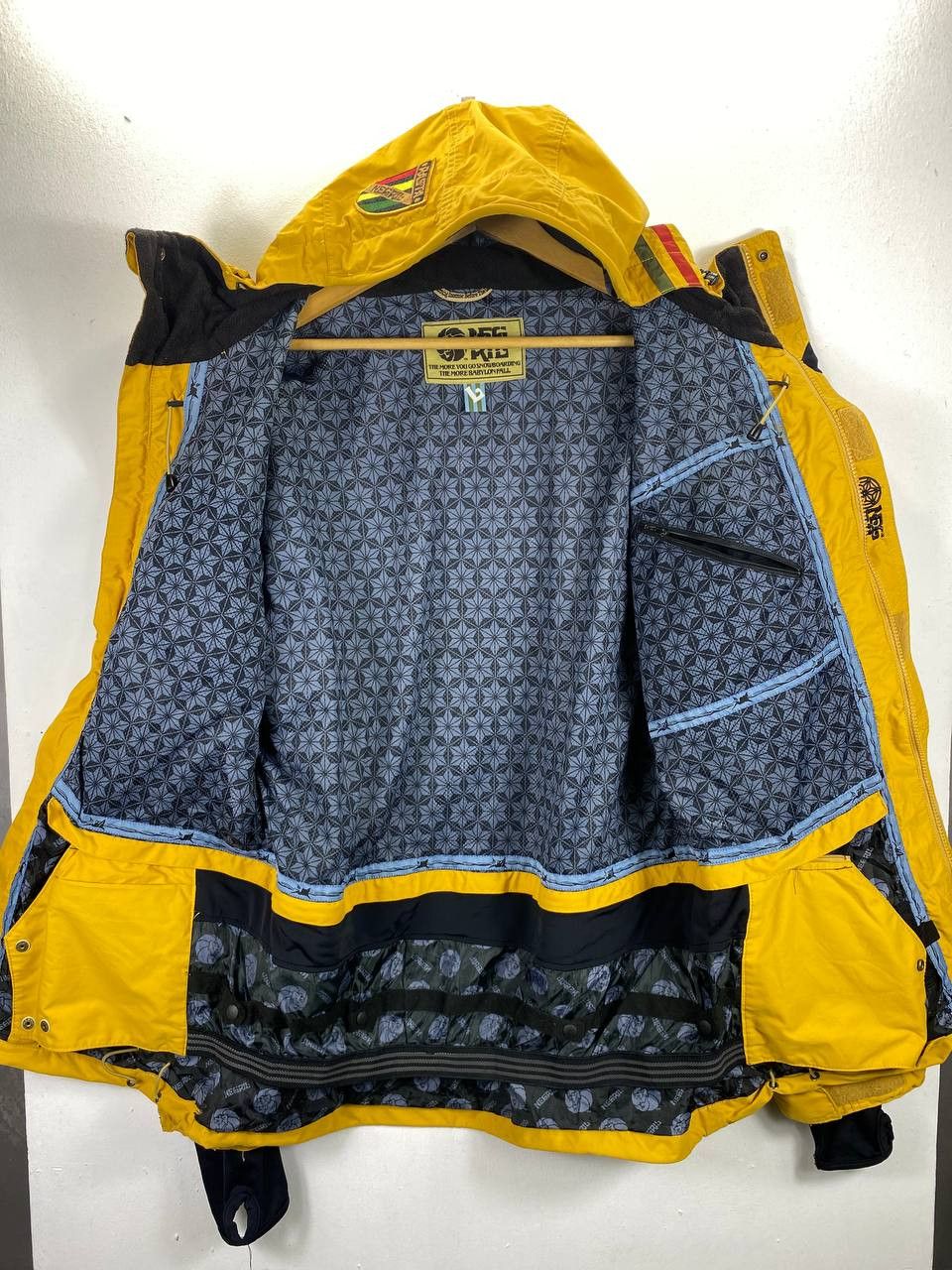 Japanese Brand negril japanese brand snowboarding jacket nice design Size US L / EU 52-54 / 3 - 8 Thumbnail
