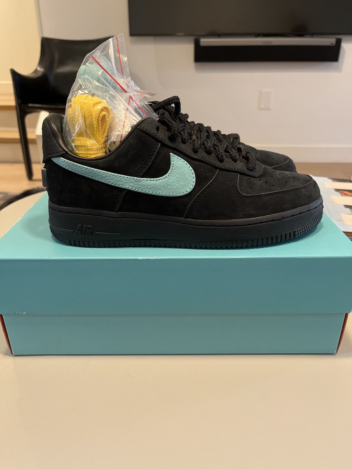 Nike × Tiffany & Co. Nike Tiffany Air Force 1 1837 Size US 7.5 / EU 40-41 - 6 Thumbnail