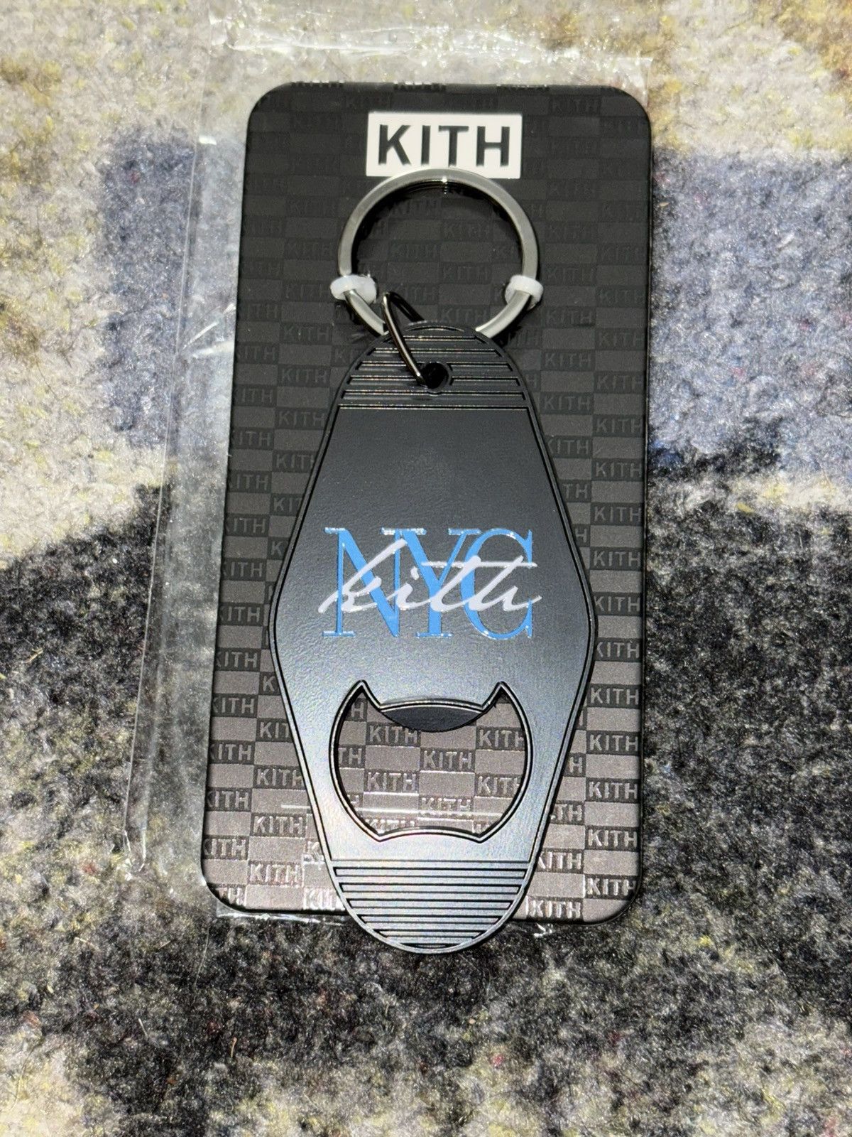 kith spider-man キーホルダー Kith Spider-Man Enamel Key Fob - SS22 - US