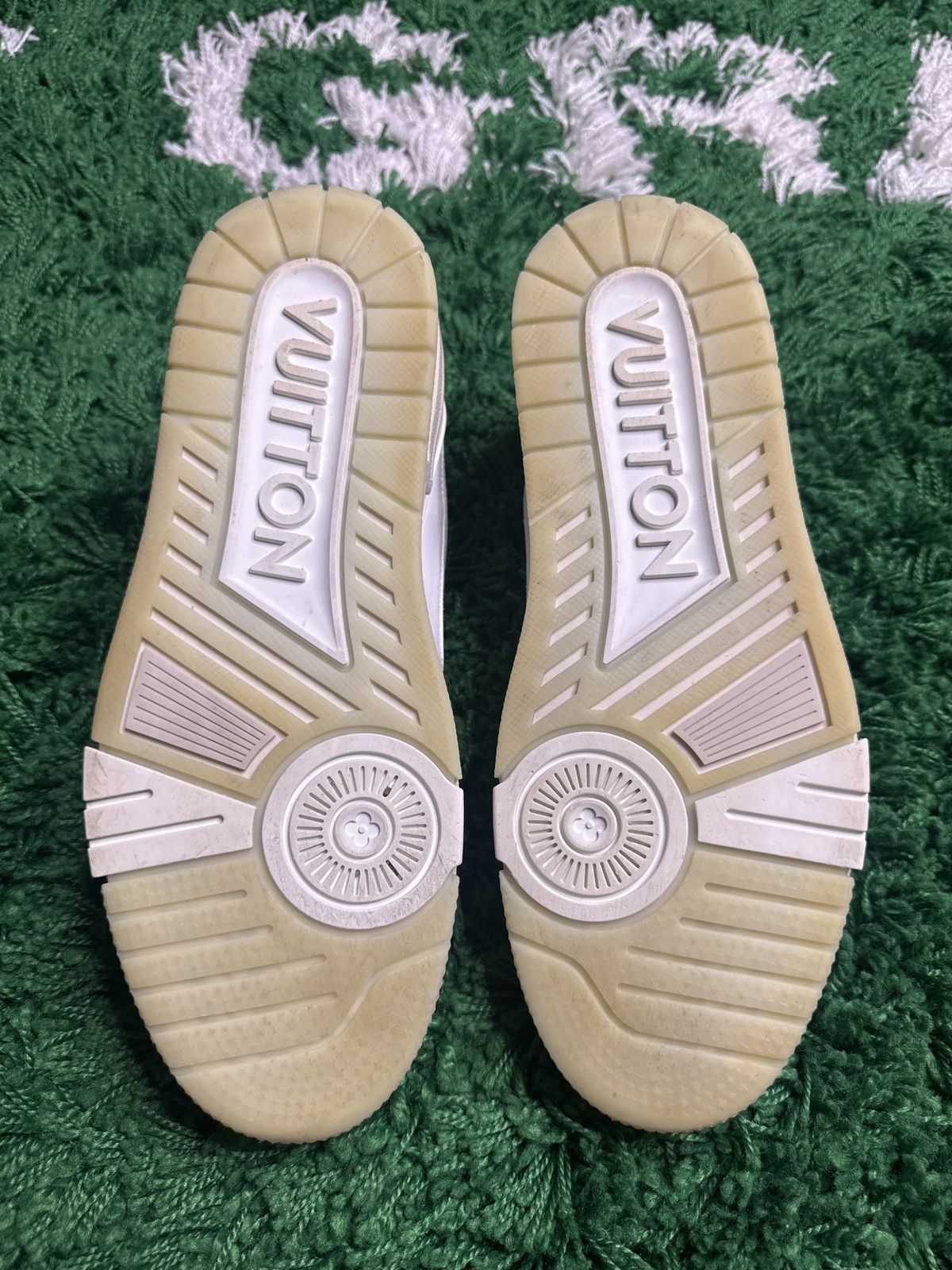 Louis Vuitton Louis Vuitton White Grey Trainers Size US 8.5 / EU 41-42 - 5 Thumbnail