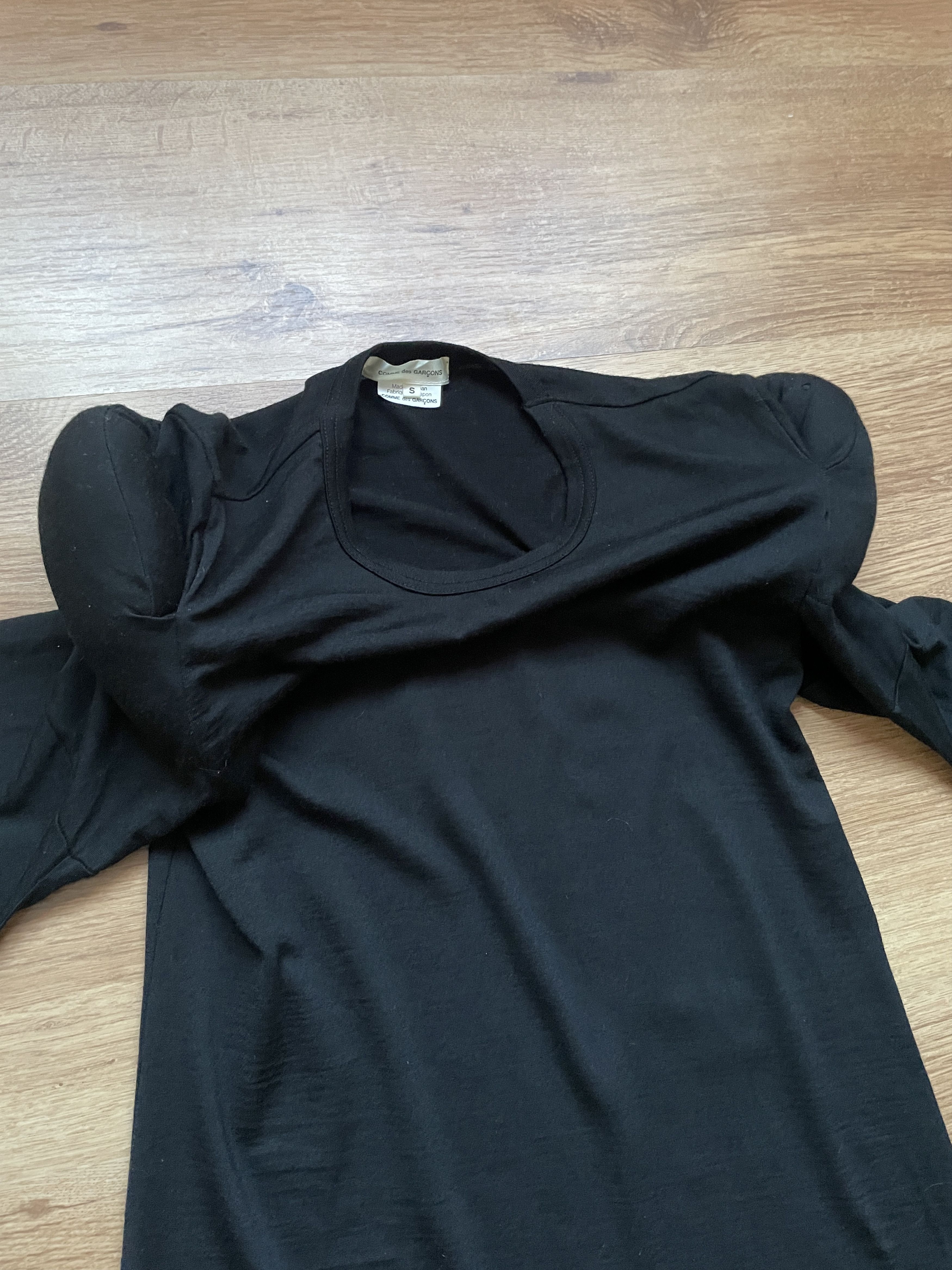 Comme des Garcons Comme des Garcons 2010 Pillow Padded Curved Sleeves Sweater Size S / US 4 / IT 40 - 5 Thumbnail