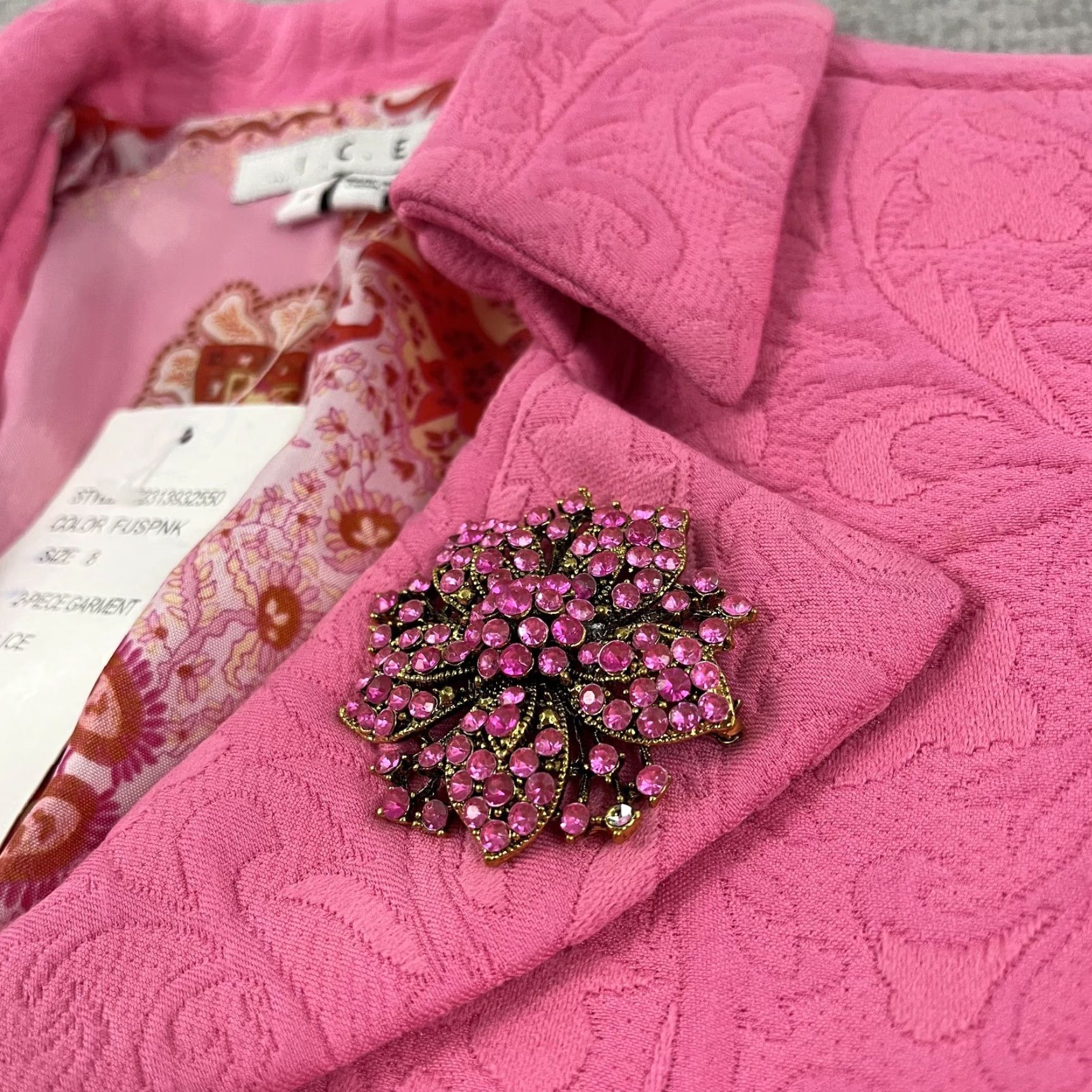 Vintage I.C.E Blazer Womens Size 8 Pink Textured Jeweled Closure Jacket Career Office Shirt/Blazer (if needed) Size M / US 6-8 / IT 42-44 - 4 Thumbnail