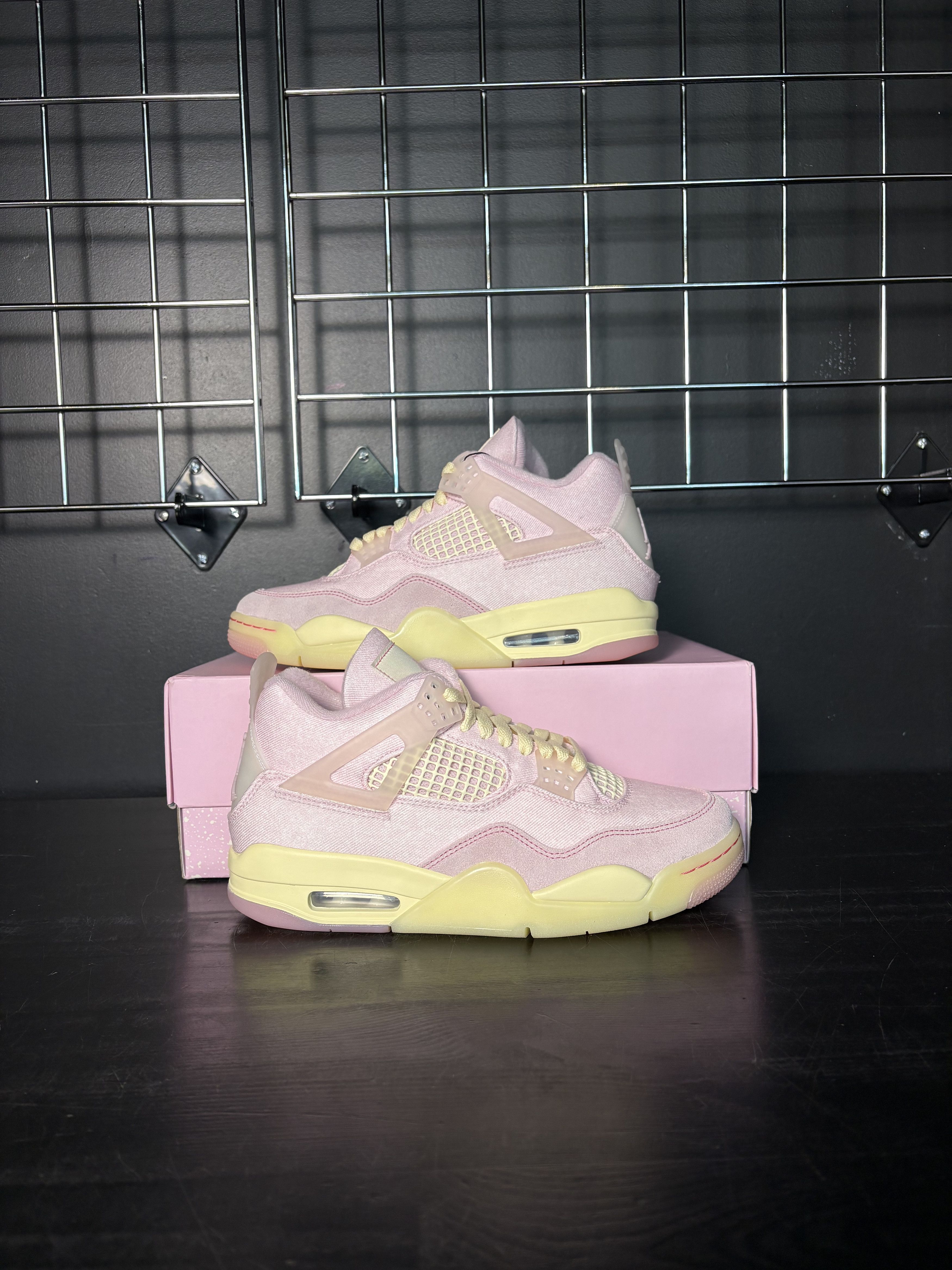 Jordan Brand Air Jordan 4 Retro "Iced Carmine" (WMNS) - Size 9.5 Size US 9.5 / EU 42-43 - 1 Thumbnail
