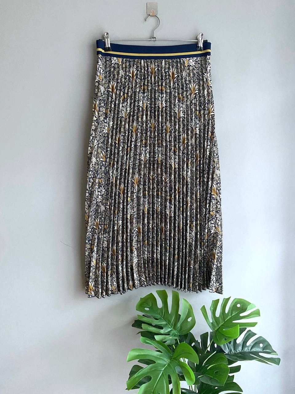 H&M H&M X William Morris & Co Floral Pattern Pleated Skirt, M Size 32" / US 10 / IT 46 - 1 Thumbnail