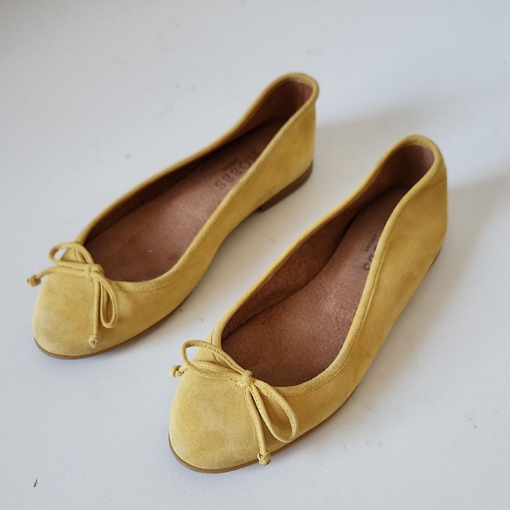 Hobbs London HOBBS | Yellow Suede Bea Ballerina Flats Size 36 Size US 6 / IT 36 - 1 Thumbnail