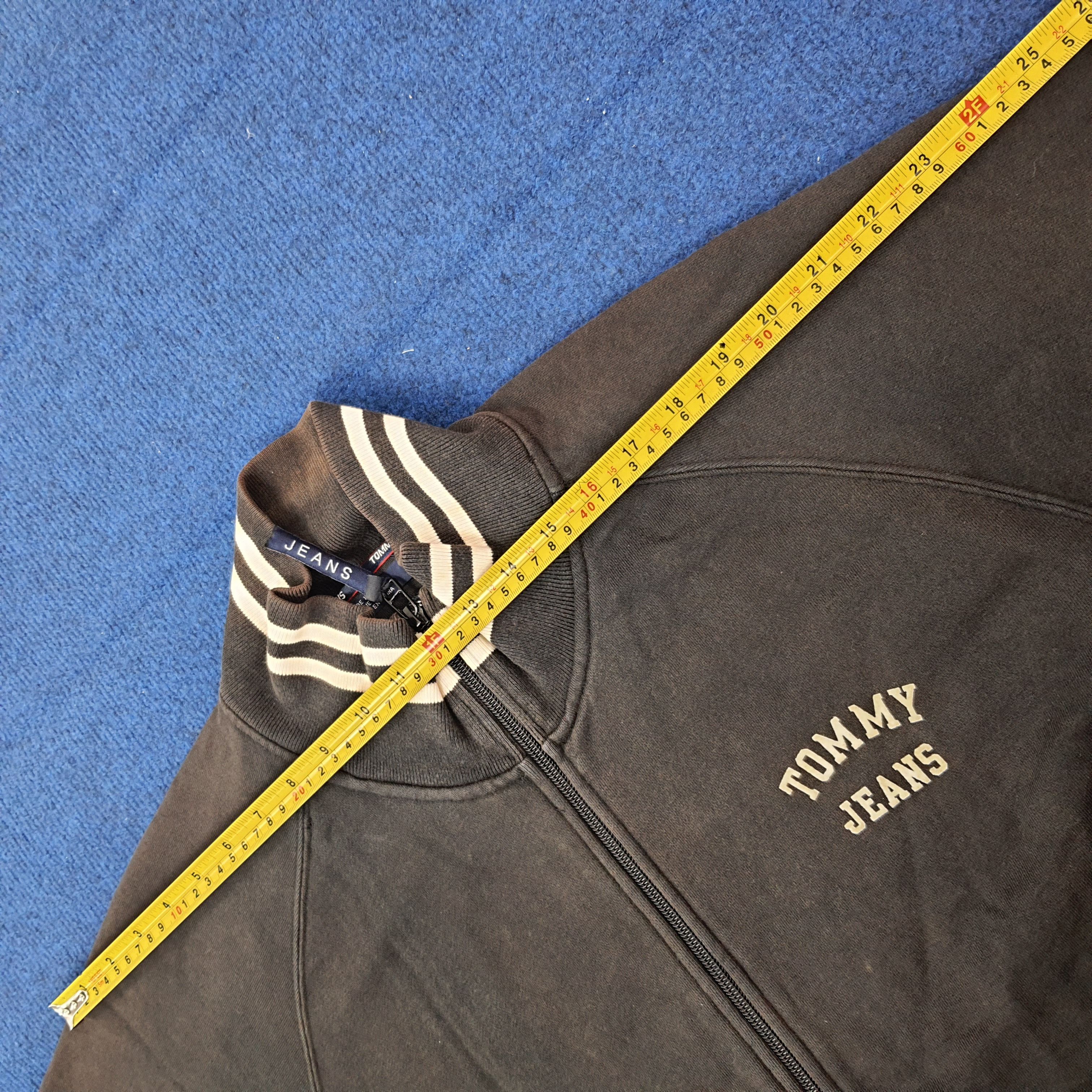 Tommy Hilfiger Vintage Tommy Hilfiger Zipper Sweatshirt C255N11 Size US XL / EU 56 / 4 - 12 Thumbnail