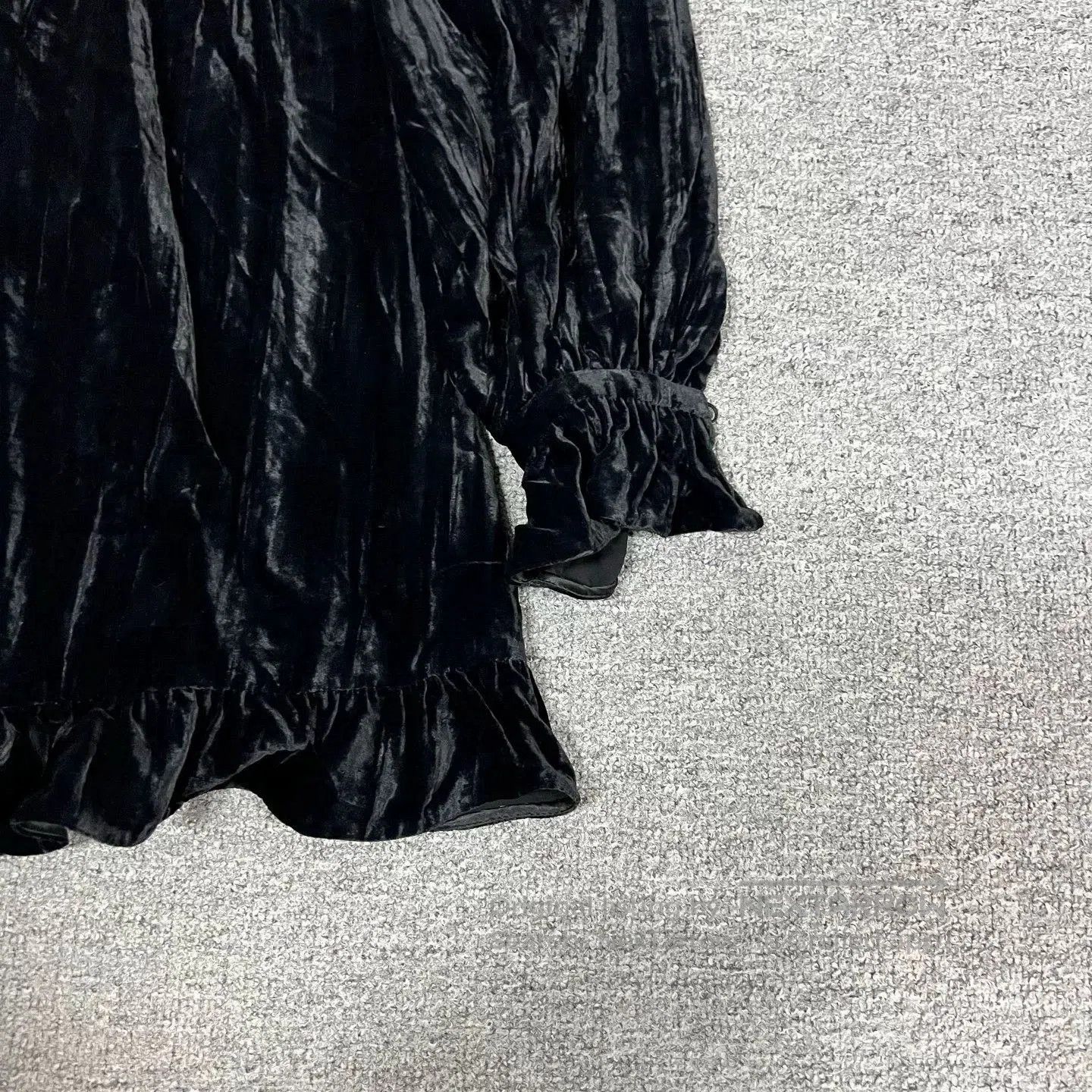 Yves Saint Laurent Saint Laurent Black Velvet Dress F36. Size XS / US 0-2 / IT 36-38 - 5 Thumbnail