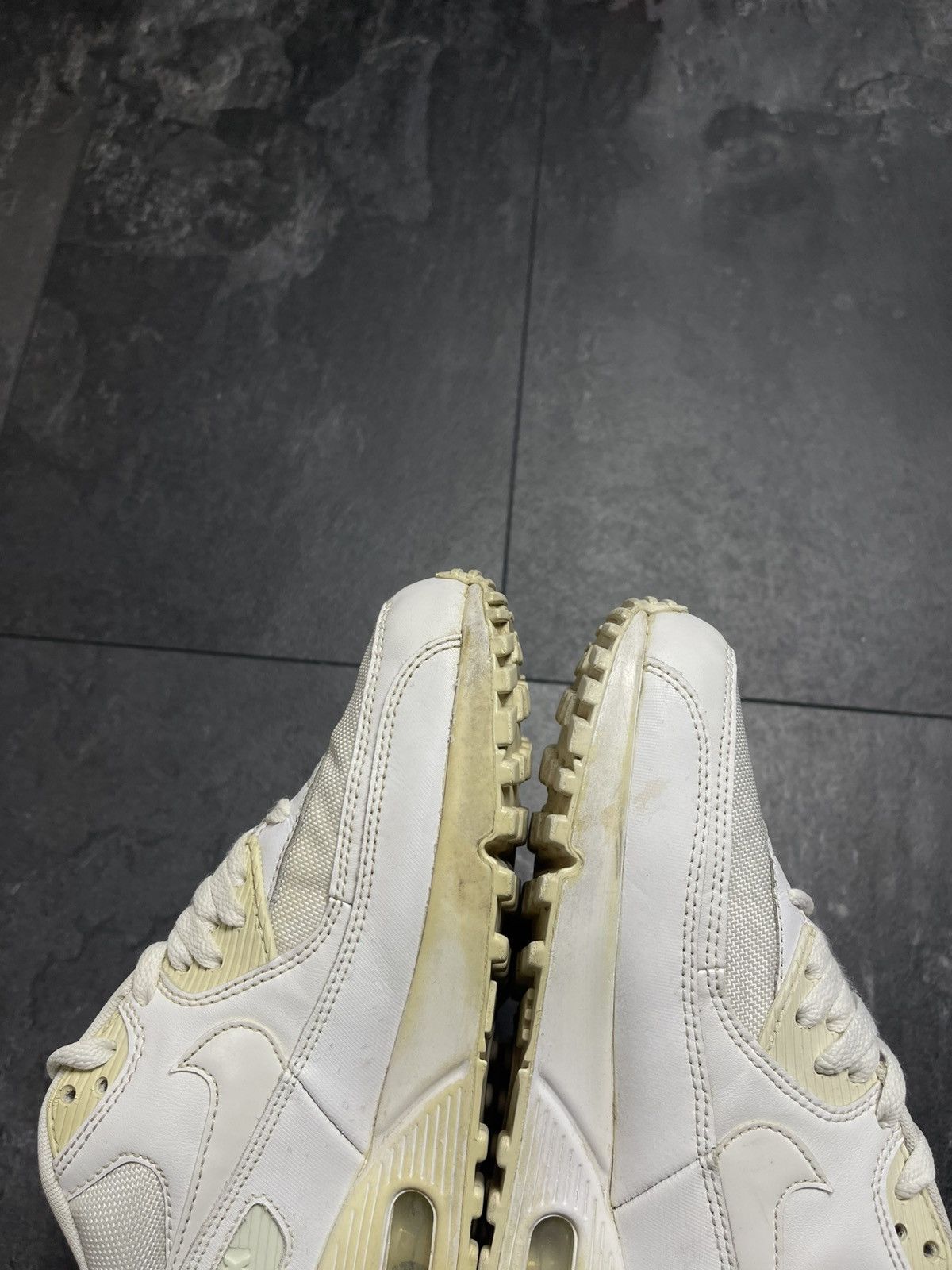 Vintage NIKE AIR MAX 90 WHITE LOW TOP SNEAKERS Size US 7 / EU 40 - 13 Thumbnail
