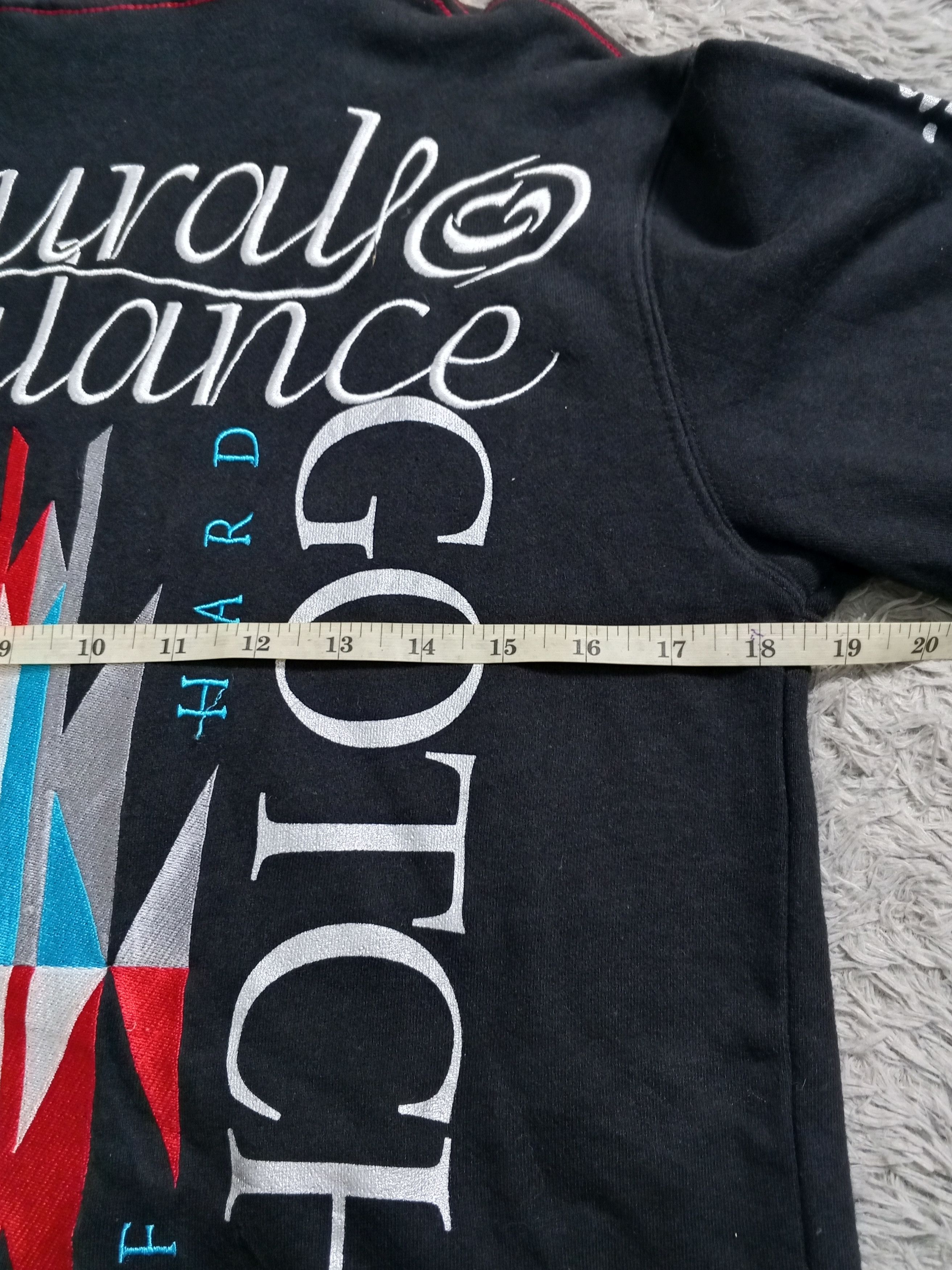 Gotcha Vintage Gotcha Native Embiored Size US M / EU 48-50 / 2 - 9 Thumbnail