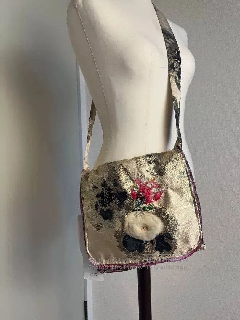 Japanese Brand Handmade Floral Patchwork Crossbody Bag. Size ONE SIZE - 2 Thumbnail