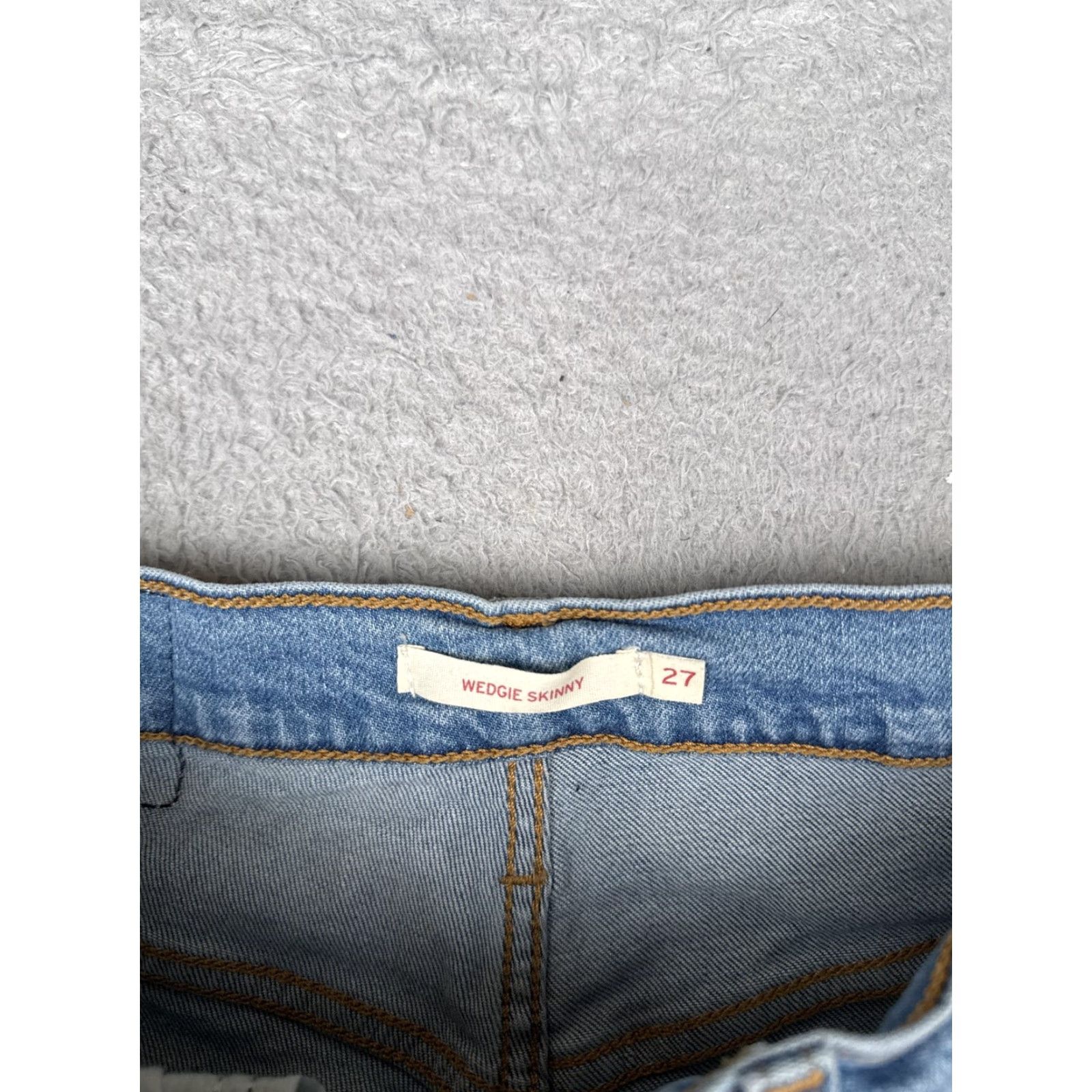 Levi's VINTAGE Levis Wedgie Shorts Women 27x4 Blue Denim High Rise Cutoff Distressed Frayed Hem Jeans Shorts Women Size 27" / US 4 / IT 40 - 7 Thumbnail