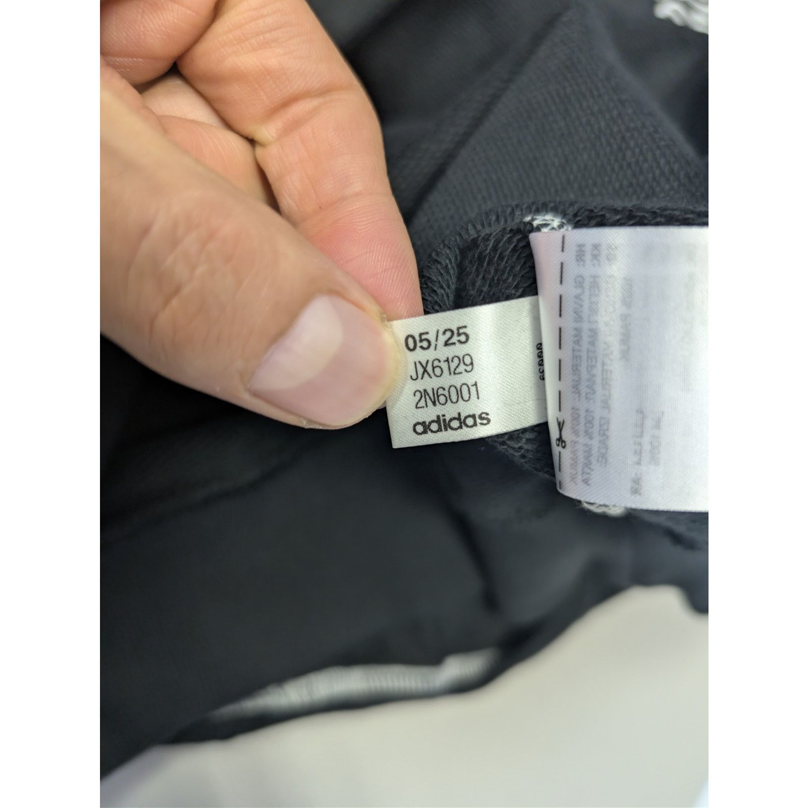 Adidas o1rshd1 Santa Monica Crewneck Sweatshirt in Black / White Size US XL / EU 56 / 4 - 21 Thumbnail