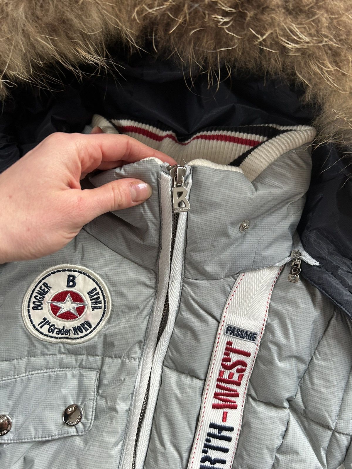 Bogner Bogner ski silver jacket S-M hoodie Size M / US 6-8 / IT 42-44 - 3 Thumbnail
