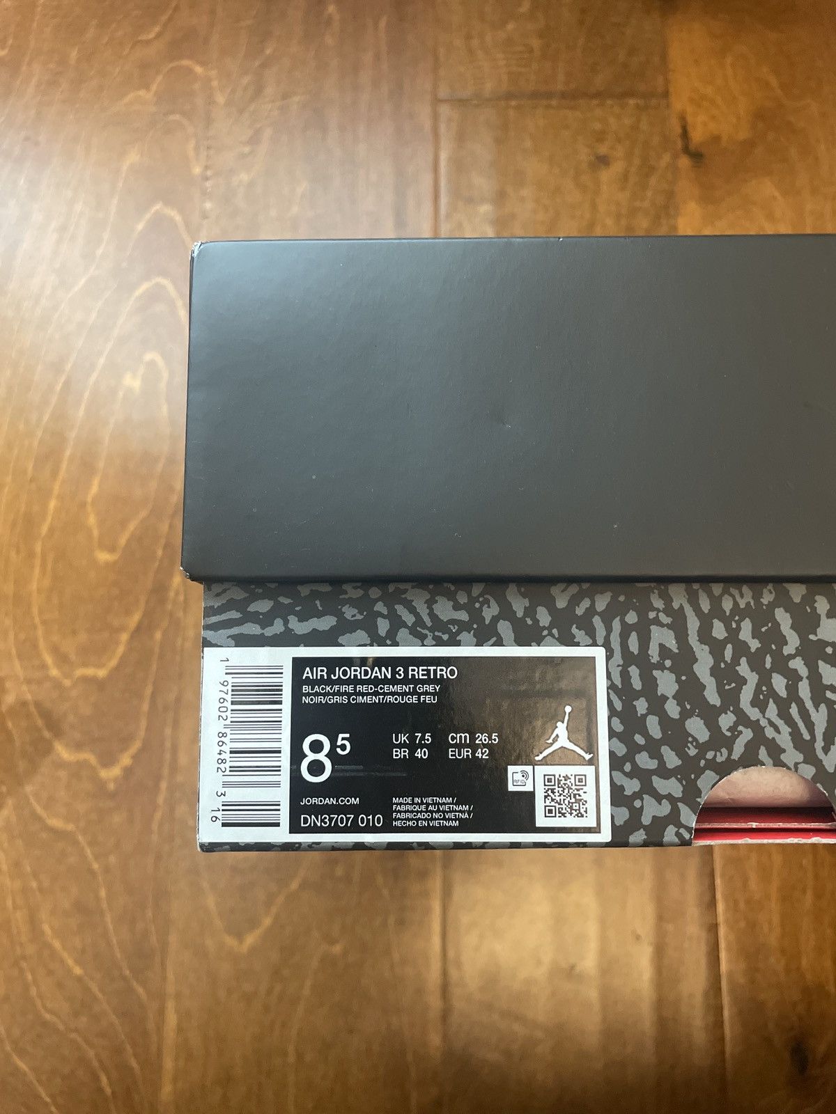 Jordan Brand Air Jordan Retro 3 “Black Cement” 2024 Size US 8.5 / EU 41-42 - 7 Thumbnail