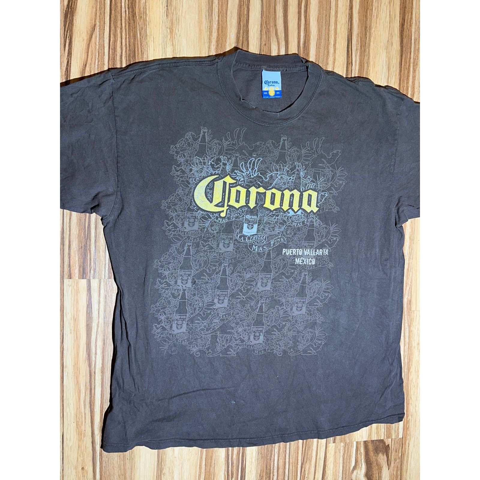 & Other Stories Corona Extra La Cerveca Mas Fina Puerto Vallarta 2XL Tshirt Size US XXL / EU 58 / 5 - 2 Thumbnail