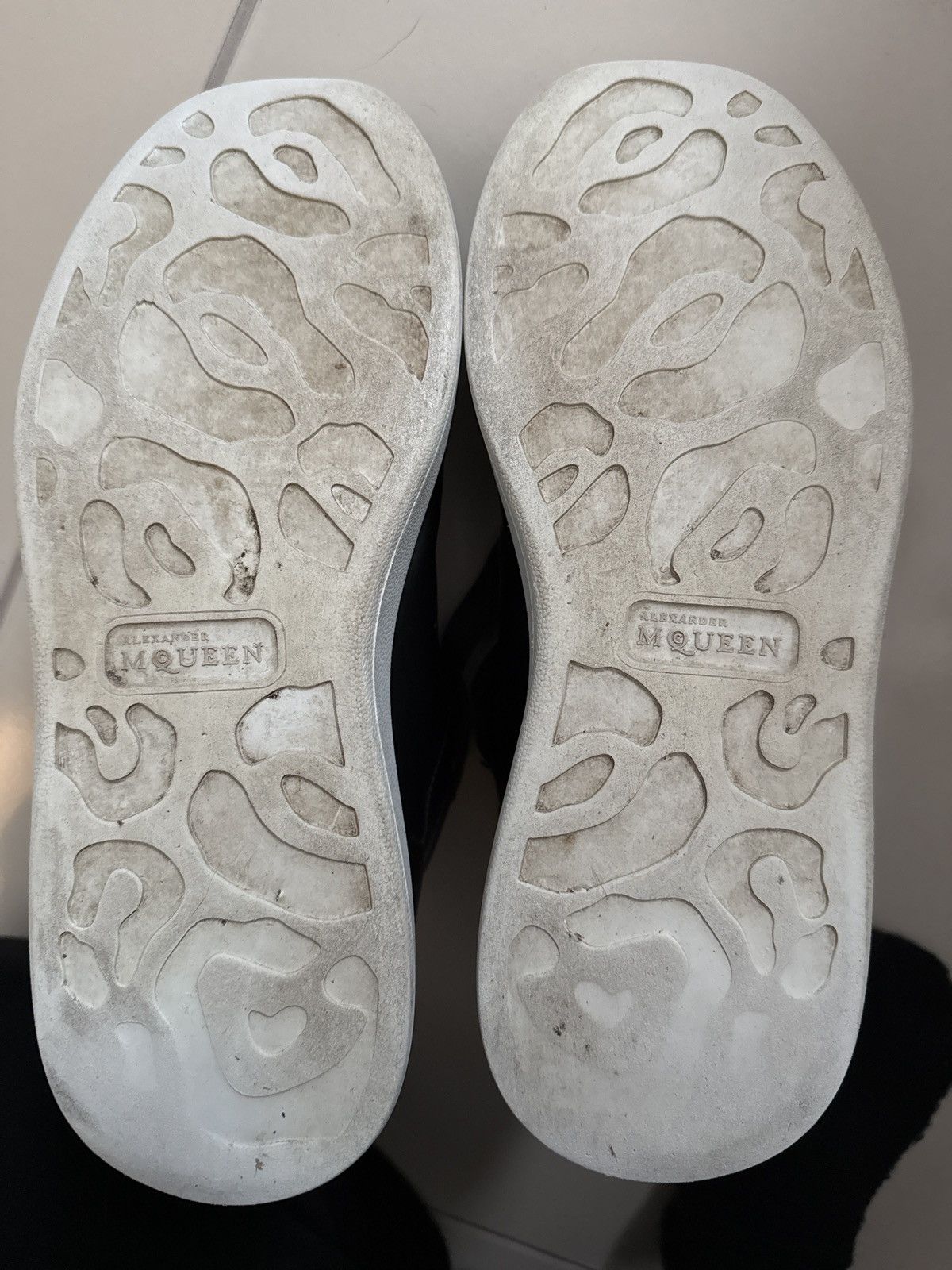 Alexander McQueen Hi top sneakers Size US 8 / EU 41 - 11 Thumbnail