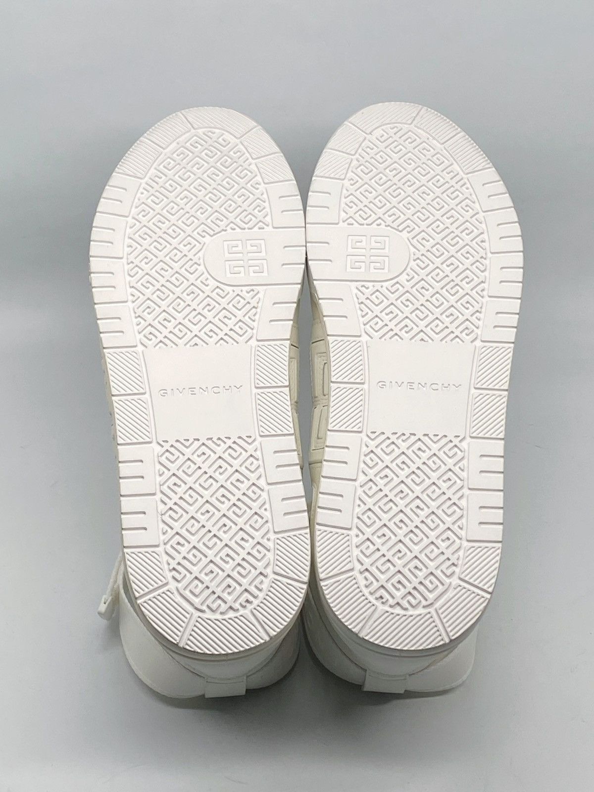 Givenchy Givenchy G4 High Top Leather Sneakers size 42/us size 9 Size US 9 / EU 42 - 13 Thumbnail