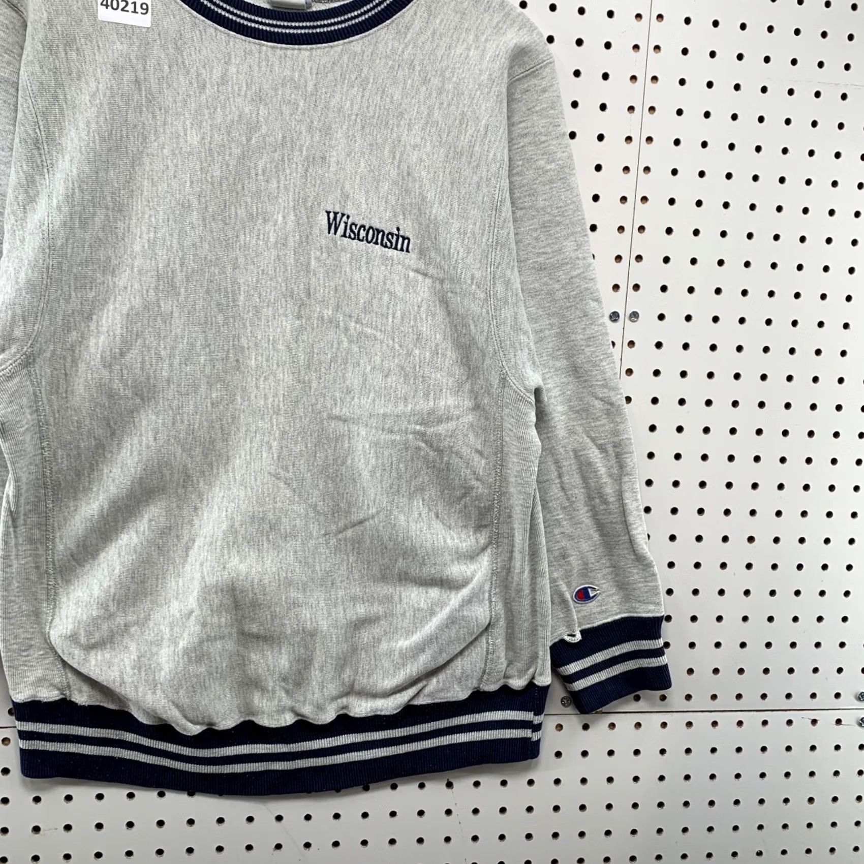 Champion VINTAGE Champion Reverse Weave Sweatshirt Mens M Gray 90s Wisconsin USA 19x27 Size US M / EU 48-50 / 2 - 6 Thumbnail