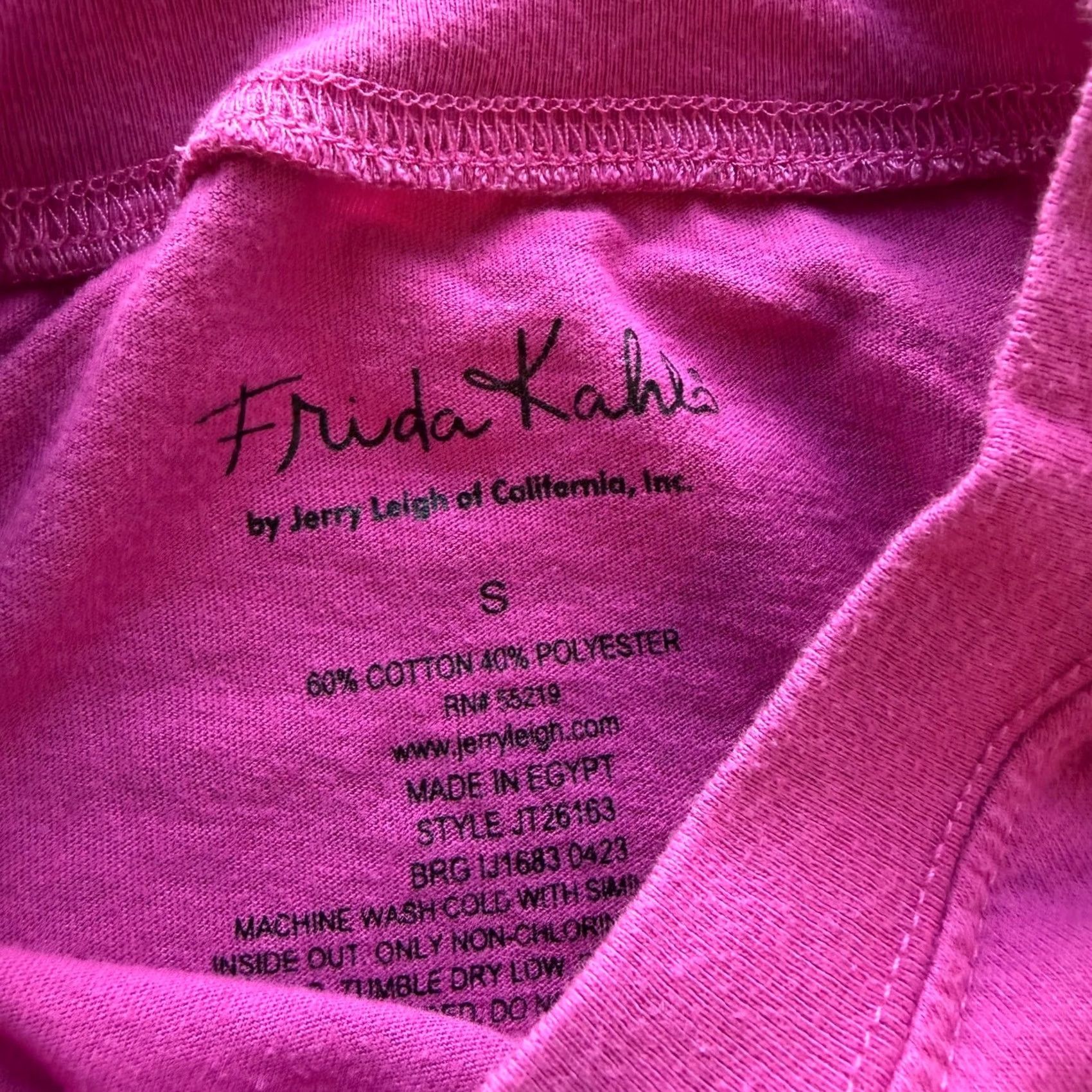 Vintage VINTAGE Frida Kahlo Pink Latino Heritage Short Sleeve Graphic Tee Small Womens T-Shirt Size 28" / US 6 / IT 42 - 3 Thumbnail