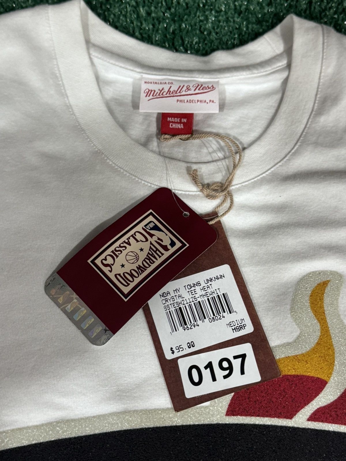 Mitchell & Ness Mitchell N Ness miami heat unkn colab Size US M / EU 48-50 / 2 - 5 Thumbnail