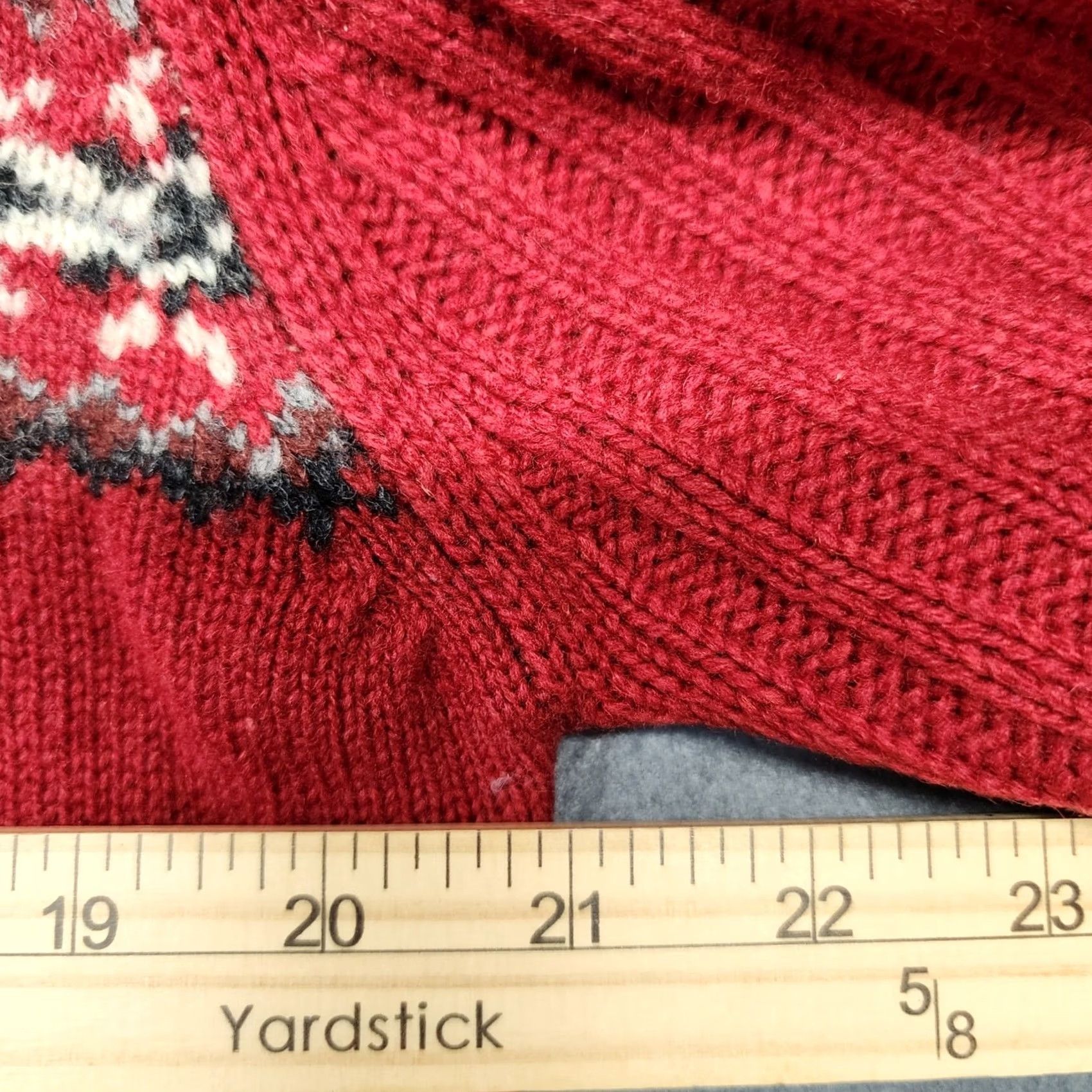 Eddie Bauer VINTAGE Eddie Bauer Sweater Cardigan Womens Large Red Fair Isle Wool Size L / US 10 / IT 46 - 3 Thumbnail