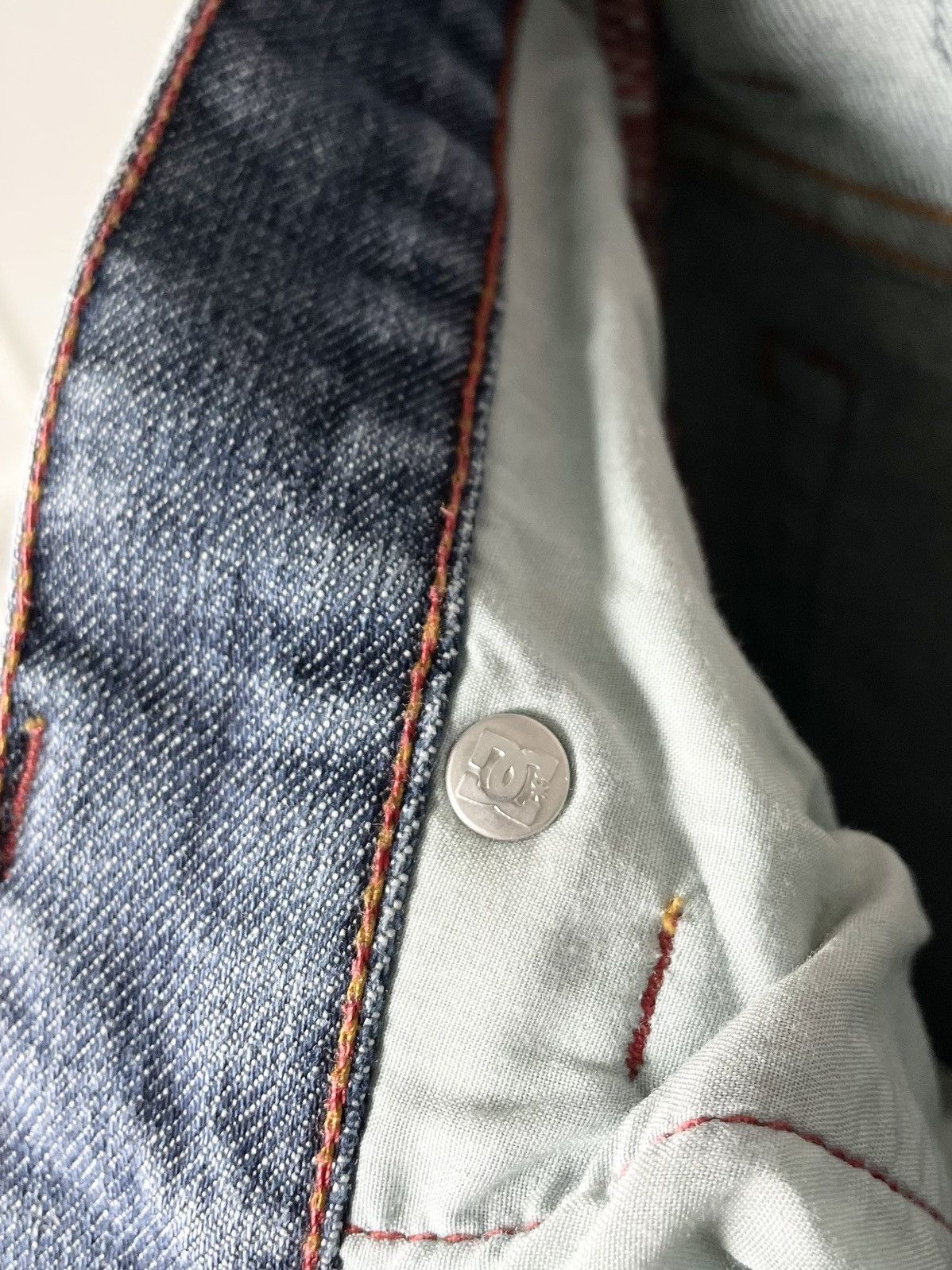 DC Vintage DC Aidan 2 Printed Pocket Supreme Skater Denim Jeans Size US 35 - 13 Thumbnail