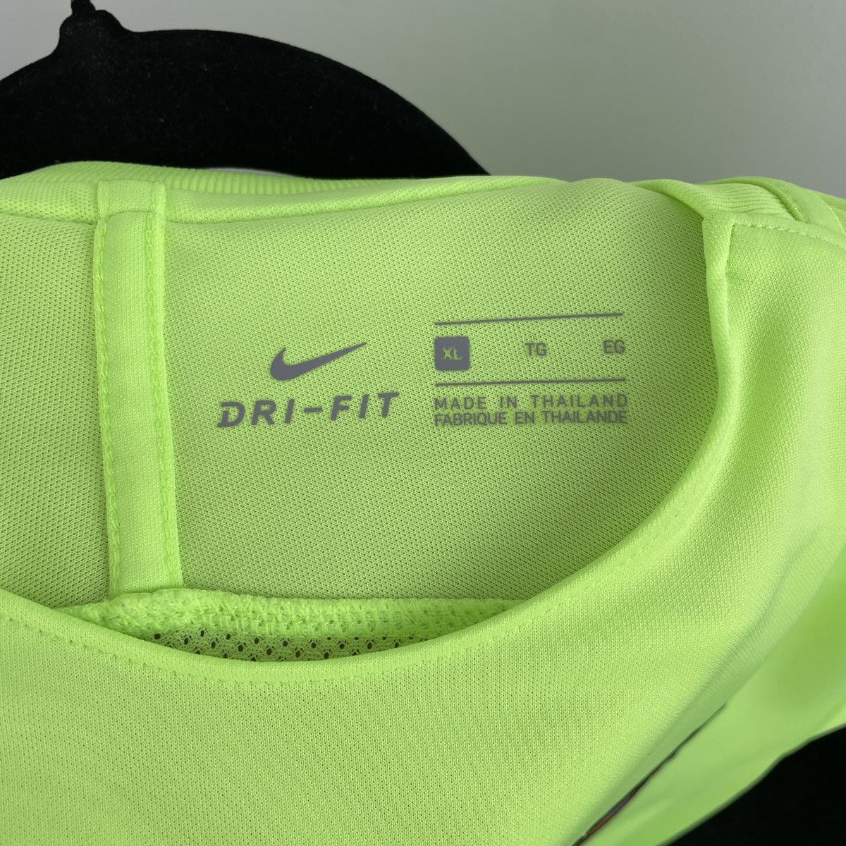 Nike Barcelona Training Nike Jersey Shirt Men 2016/2017 size XL Size US XL / EU 56 / 4 - 3 Thumbnail